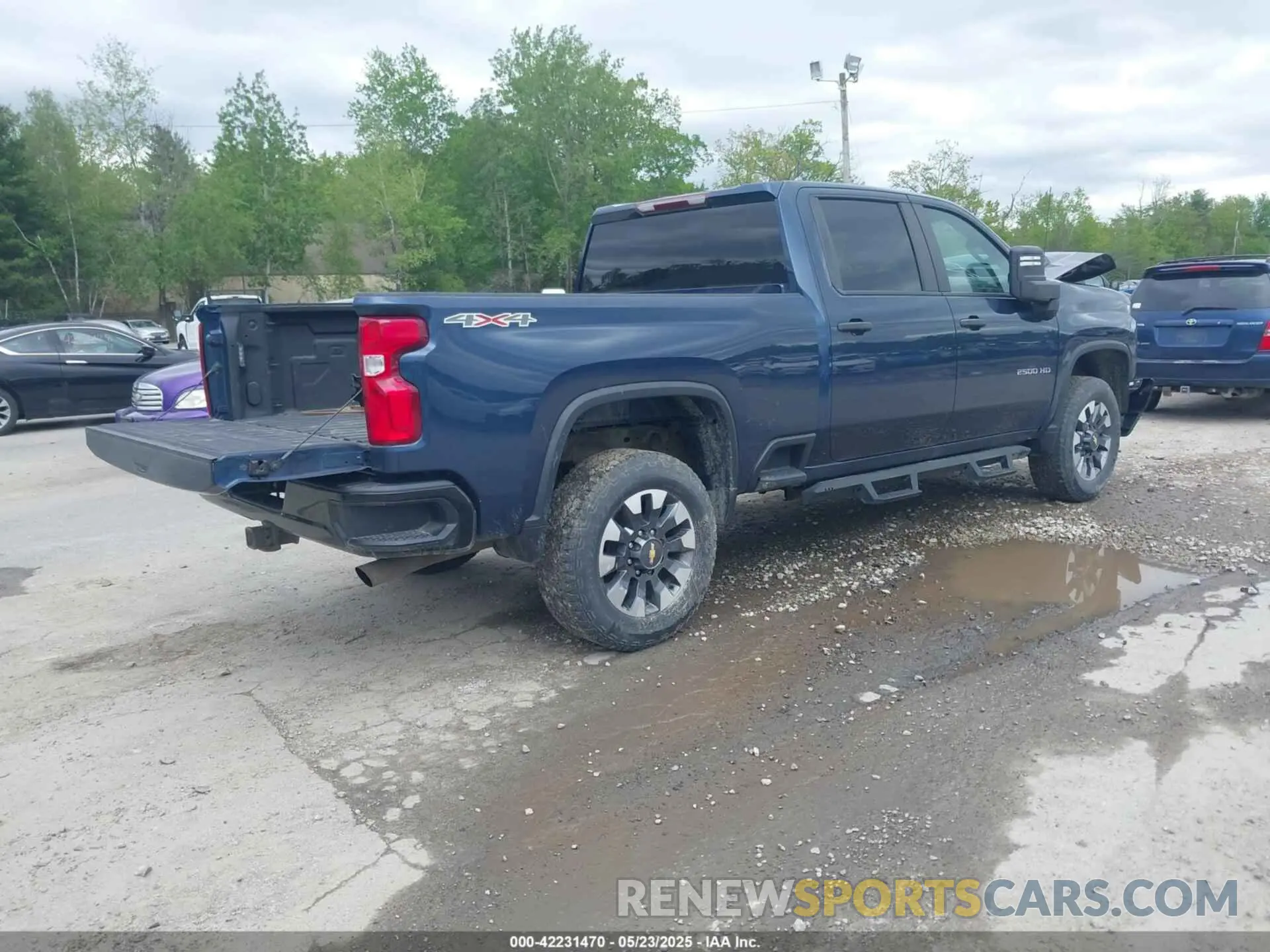 4 Photograph of a damaged car 1GC4YME75MF160093 CHEVROLET SILVERADO 2500HD 2021