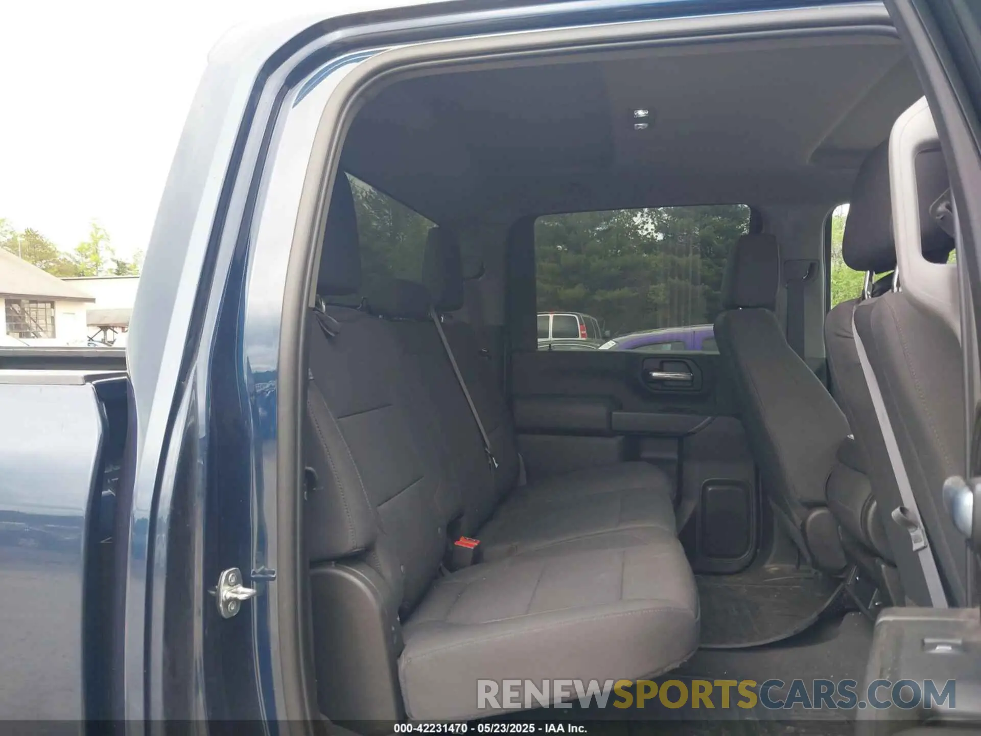 6 Photograph of a damaged car 1GC4YME75MF160093 CHEVROLET SILVERADO 2500HD 2021