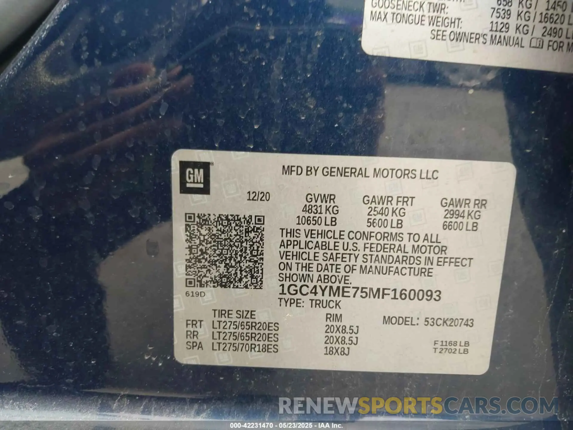 8 Photograph of a damaged car 1GC4YME75MF160093 CHEVROLET SILVERADO 2500HD 2021