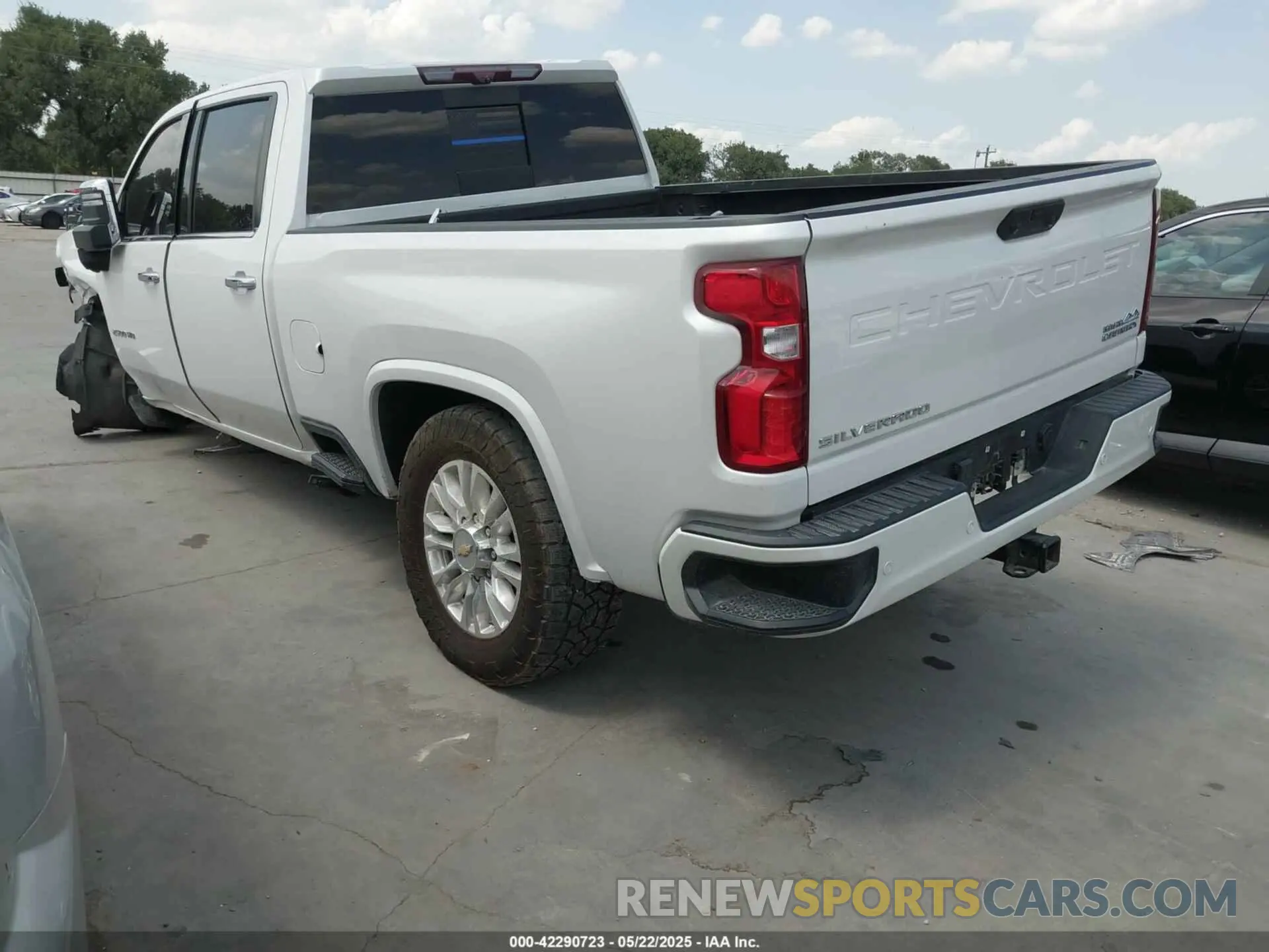 3 Photograph of a damaged car 1GC4YREY1MF242957 CHEVROLET SILVERADO 2500HD 2021