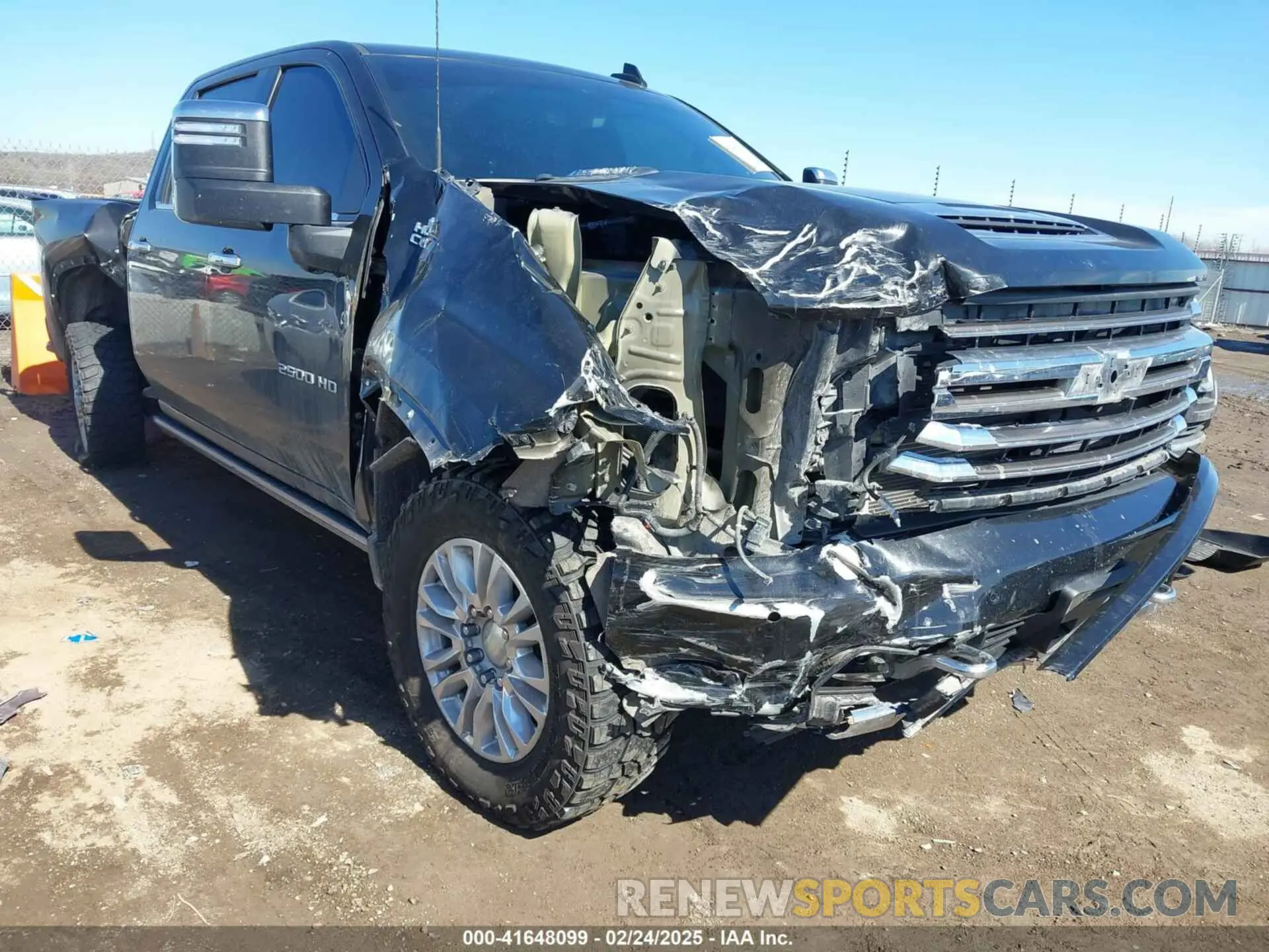 1 Фотография поврежденного автомобиля 1GC4YREY2MF211667 CHEVROLET SILVERADO 2500HD 2021