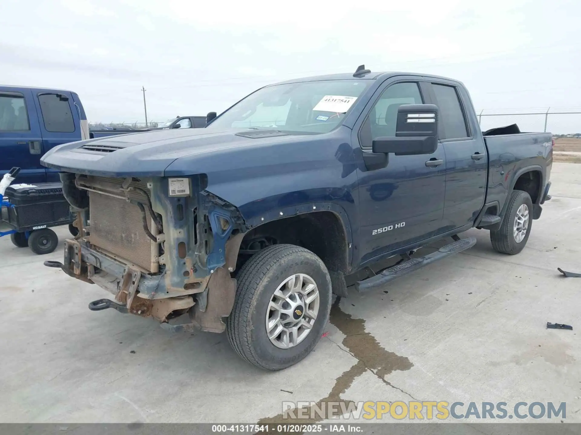2 Photograph of a damaged car 1GC5YLE76MF132656 CHEVROLET SILVERADO 2500HD 2021