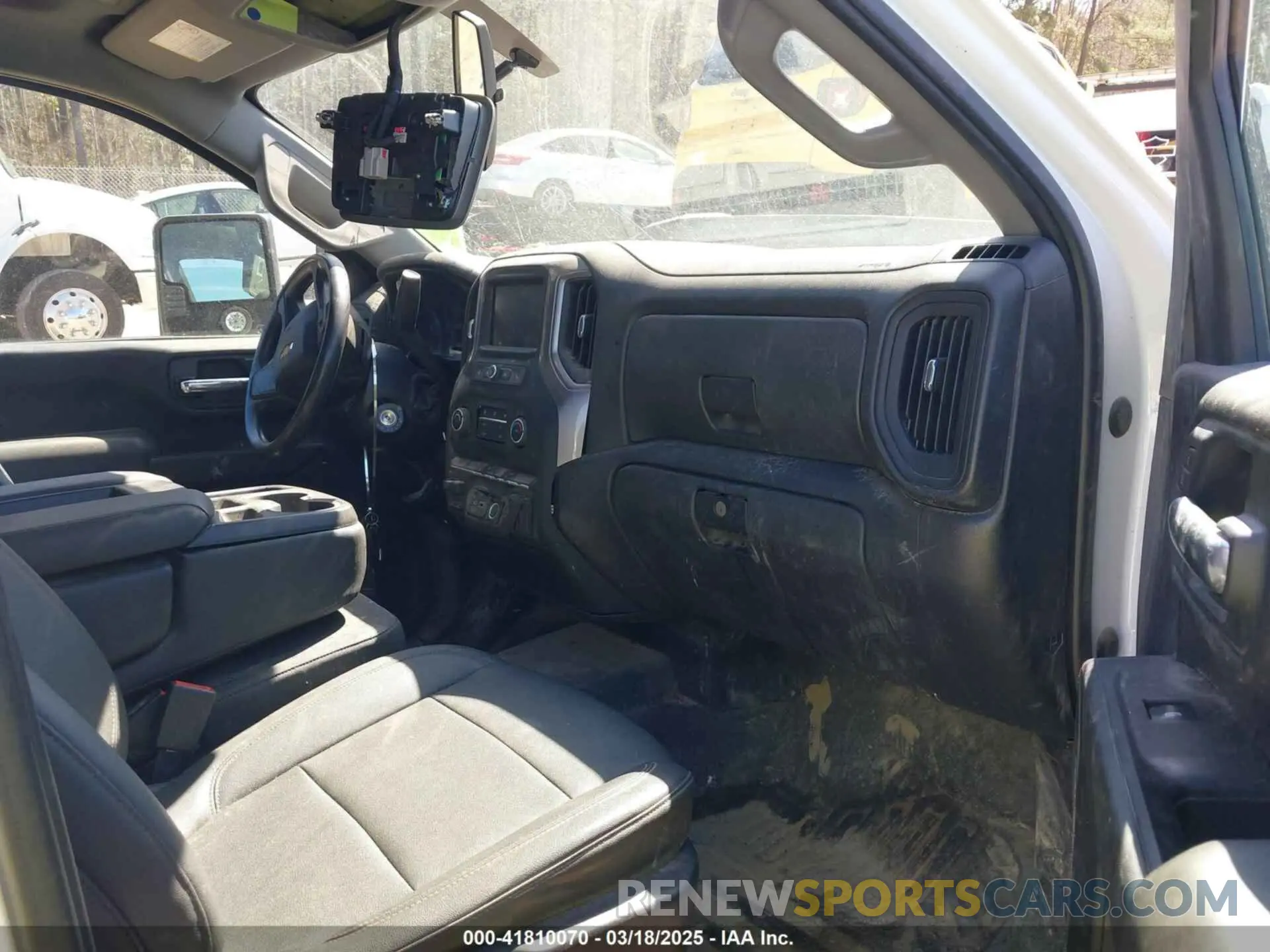 5 Photograph of a damaged car 1GB1YLE78NF325329 CHEVROLET SILVERADO 2500HD 2022