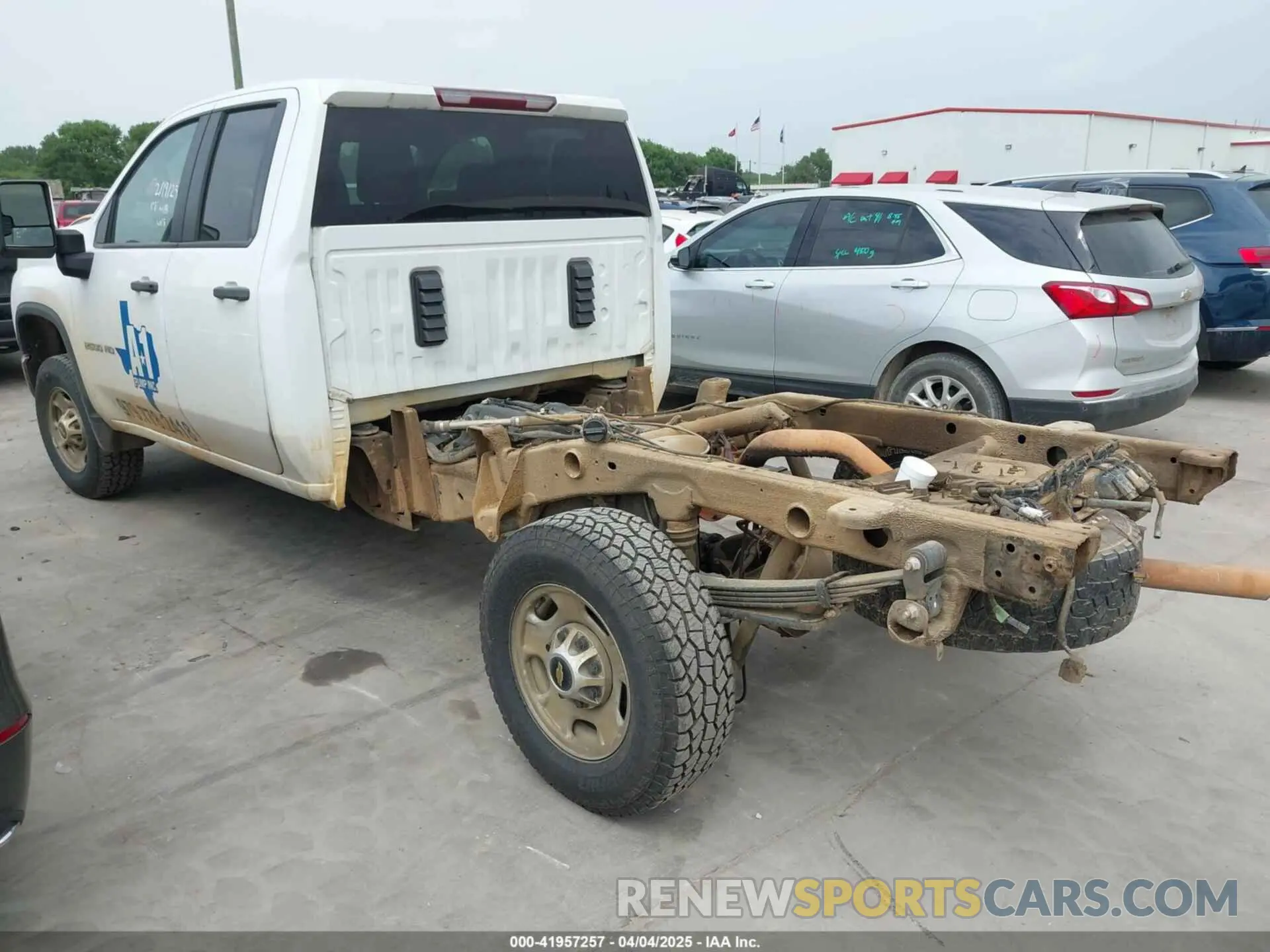 3 Фотография поврежденного автомобиля 1GB2WLE73NF142382 CHEVROLET SILVERADO 2500HD 2022