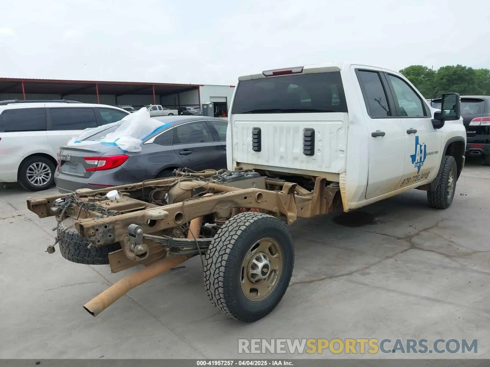 4 Фотография поврежденного автомобиля 1GB2WLE73NF142382 CHEVROLET SILVERADO 2500HD 2022
