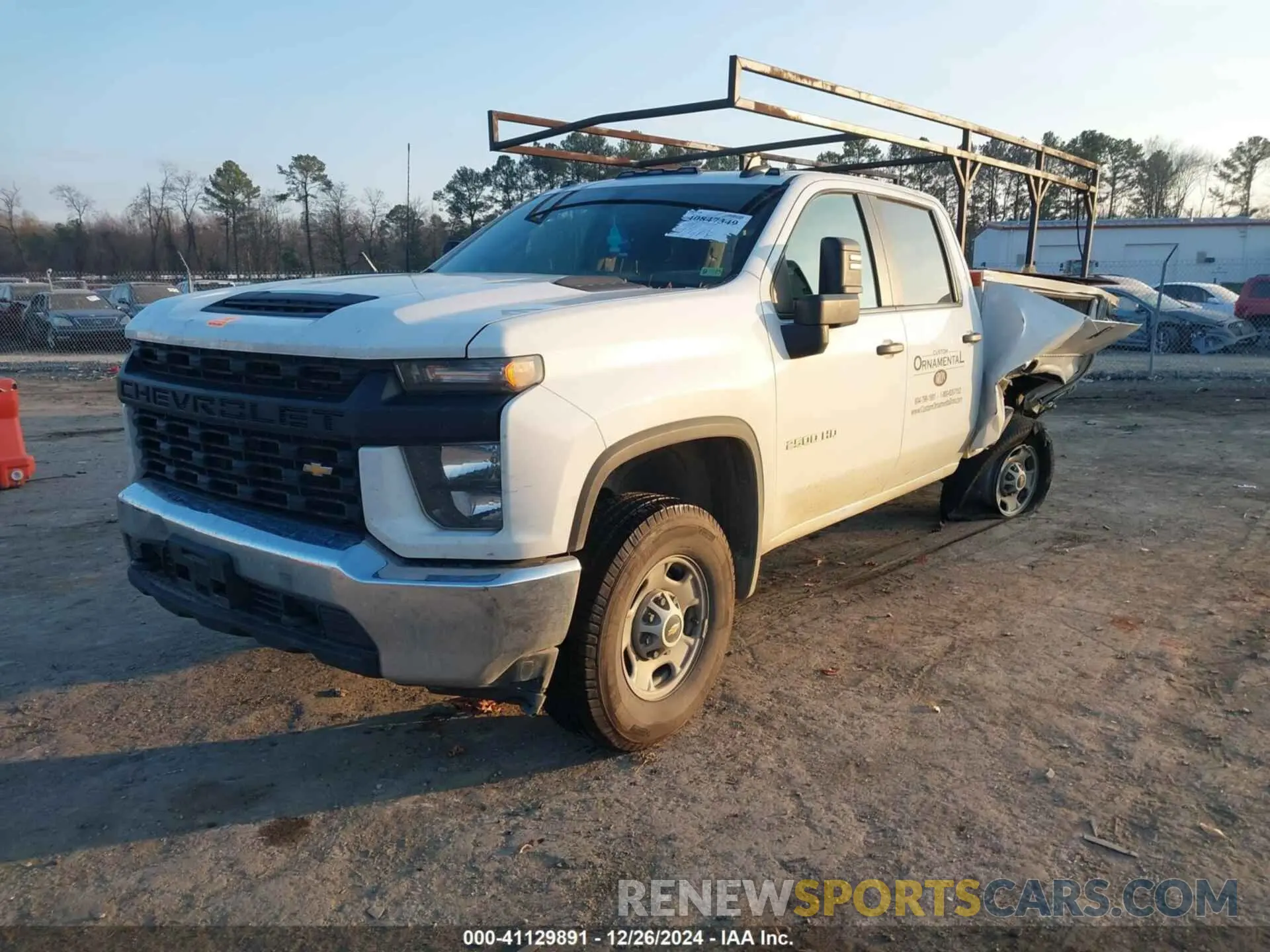2 Фотография поврежденного автомобиля 1GB4YLE7XNF319559 CHEVROLET SILVERADO 2500HD 2022