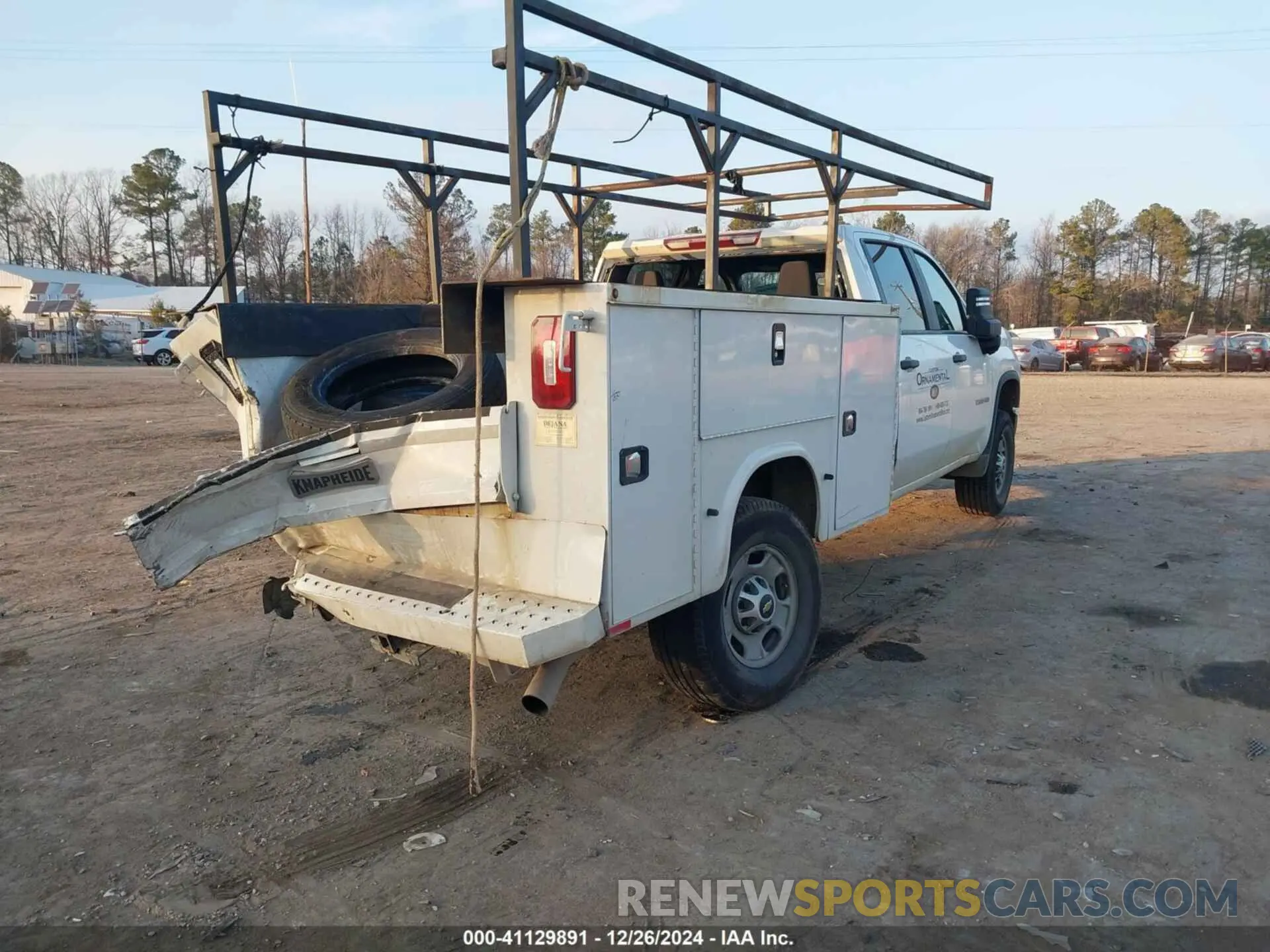 4 Фотография поврежденного автомобиля 1GB4YLE7XNF319559 CHEVROLET SILVERADO 2500HD 2022