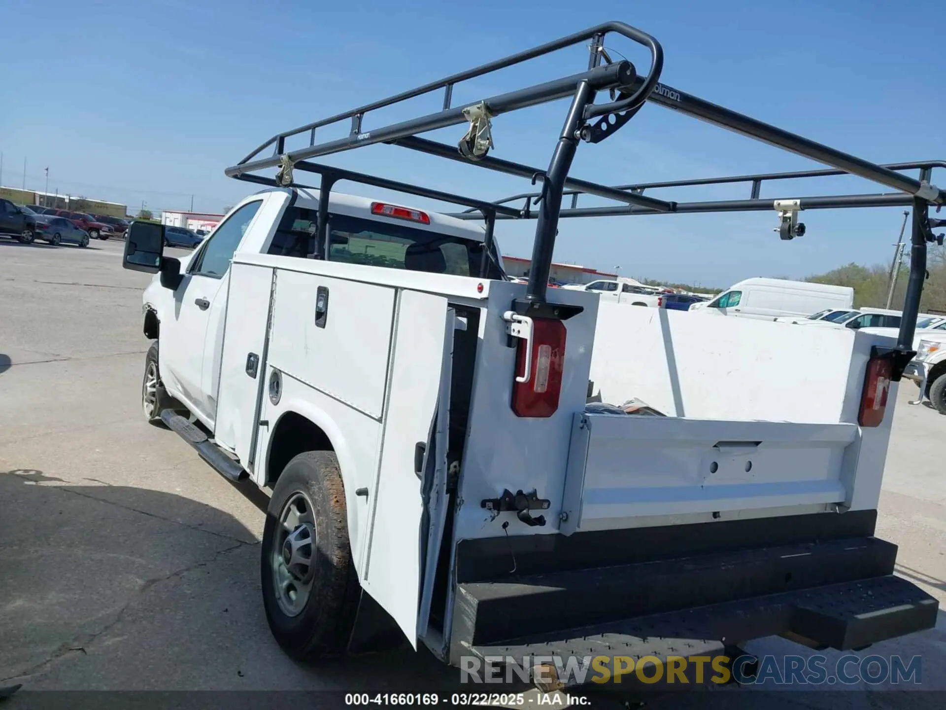 3 Photograph of a damaged car 1GC0WLE7XNF327869 CHEVROLET SILVERADO 2500HD 2022