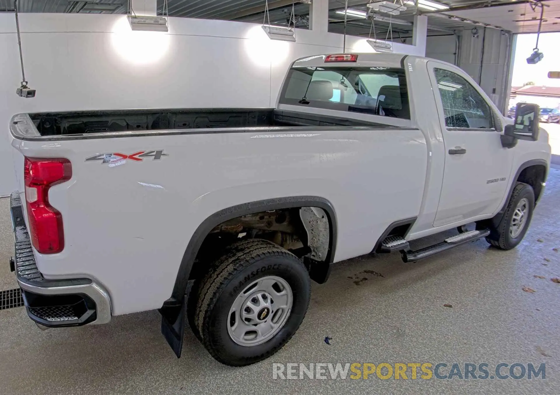 10 Photograph of a damaged car 1GC0YLE73NF347567 CHEVROLET SILVERADO 2500HD 2022