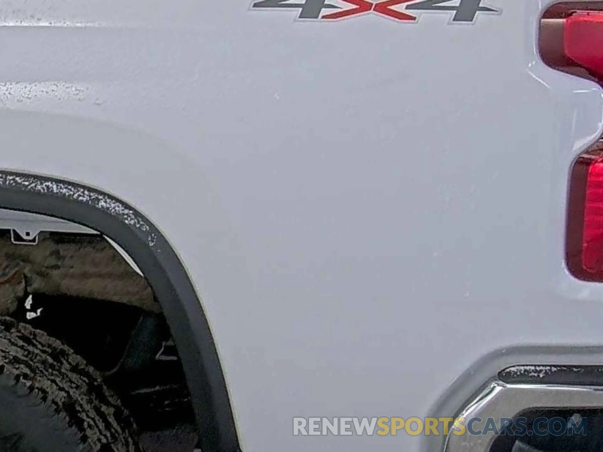 8 Photograph of a damaged car 1GC0YLE73NF347567 CHEVROLET SILVERADO 2500HD 2022