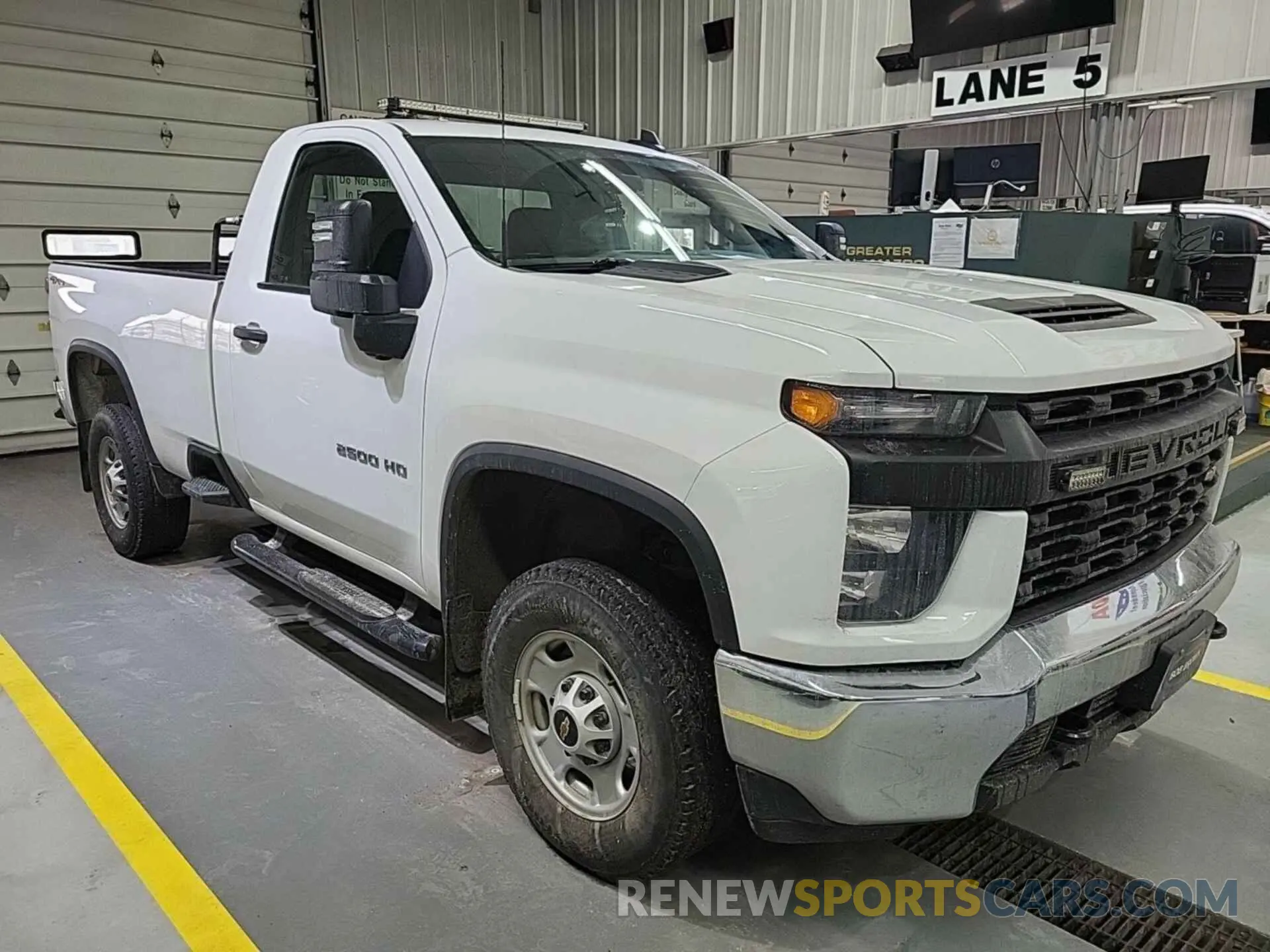 5 Photograph of a damaged car 1GC0YLE73NF347598 CHEVROLET SILVERADO 2500HD 2022