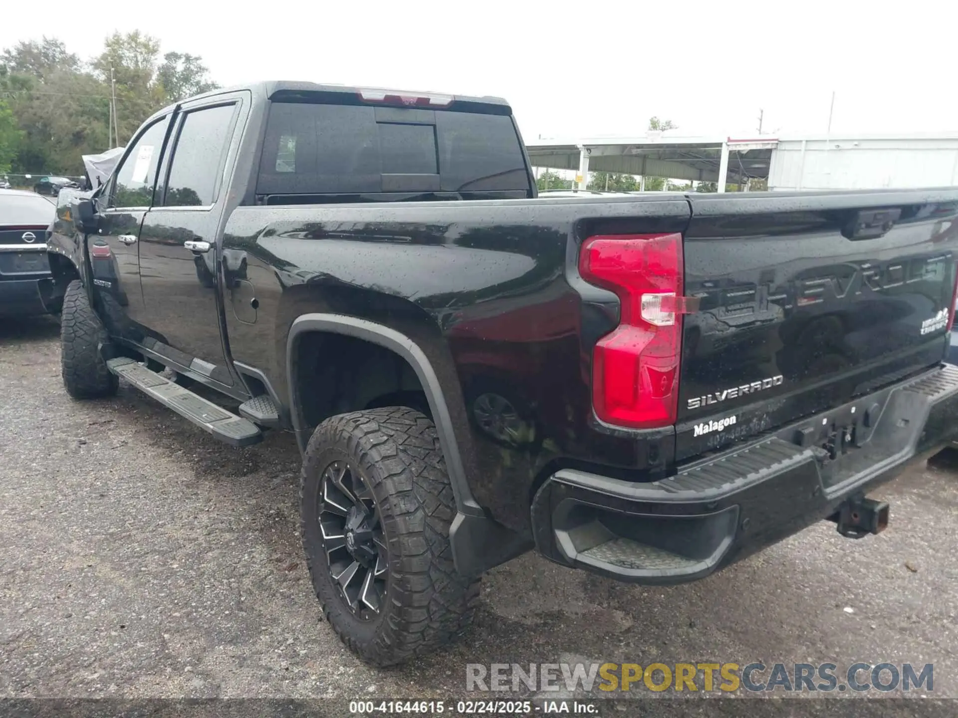 3 Photograph of a damaged car 1GC1YREY4NF132876 CHEVROLET SILVERADO 2500HD 2022