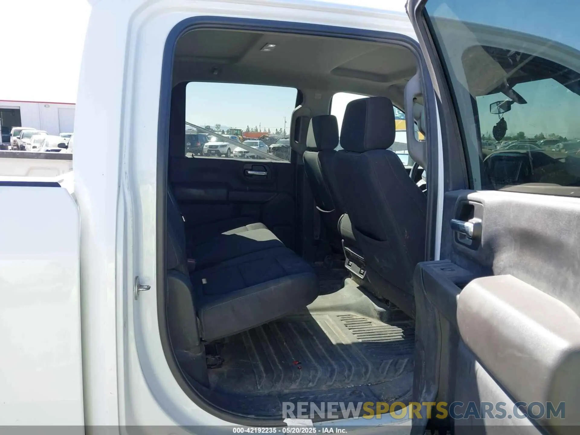 8 Фотография поврежденного автомобиля 1GC4YLE76NF224170 CHEVROLET SILVERADO 2500HD 2022
