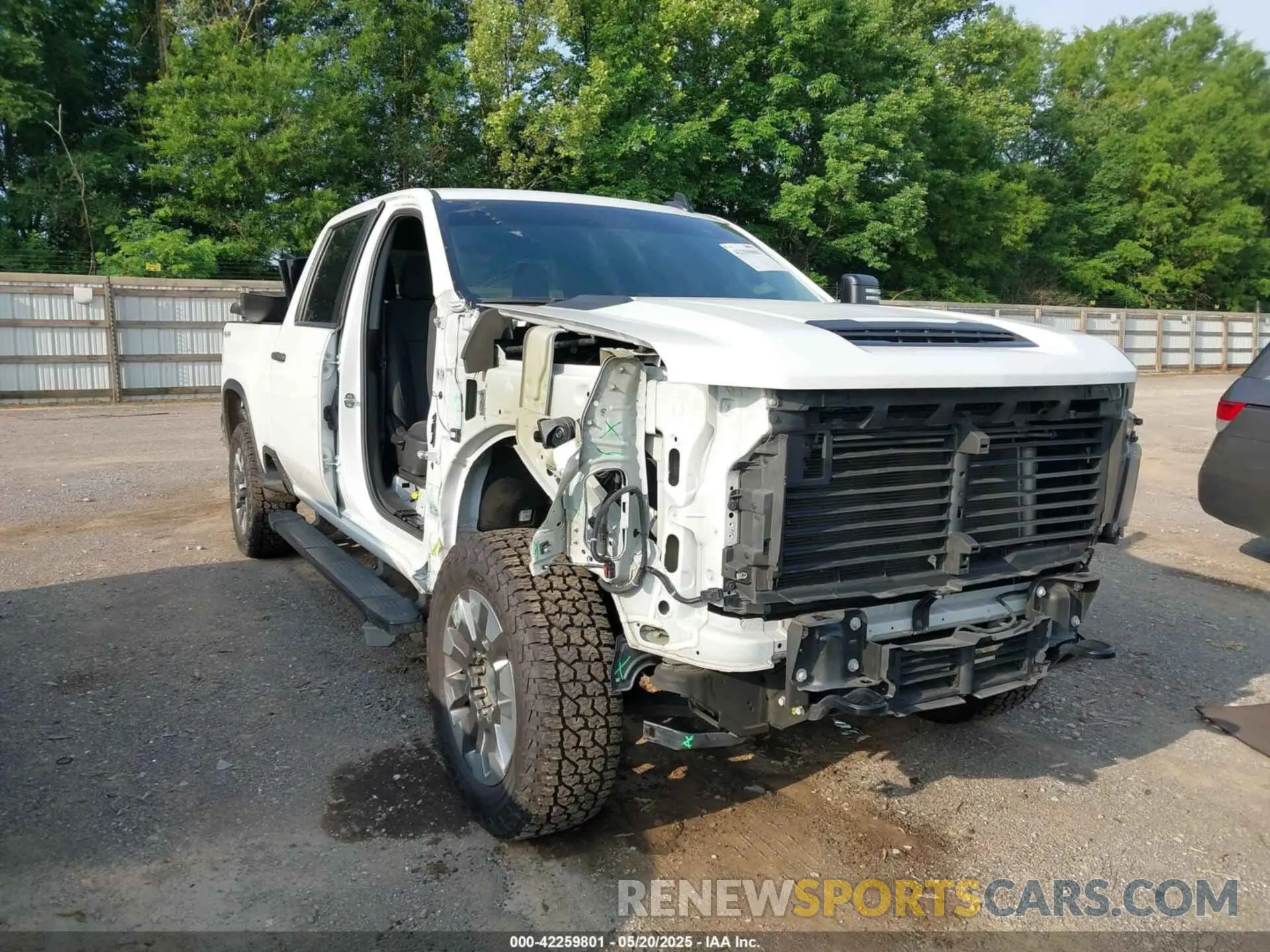 11 Photograph of a damaged car 1GC4YME73NF115669 CHEVROLET SILVERADO 2500HD 2022