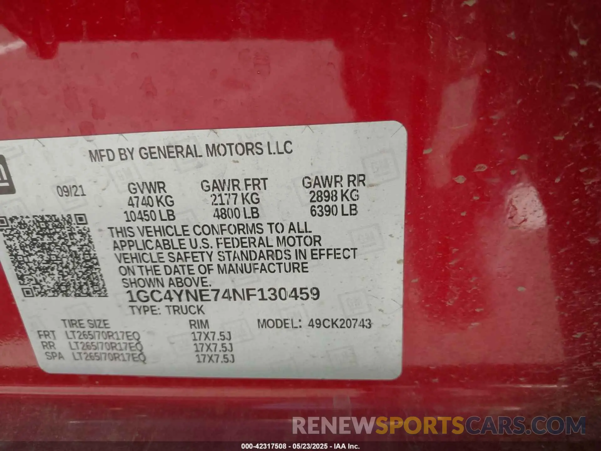 8 Photograph of a damaged car 1GC4YNE74NF130459 CHEVROLET SILVERADO 2500HD 2022