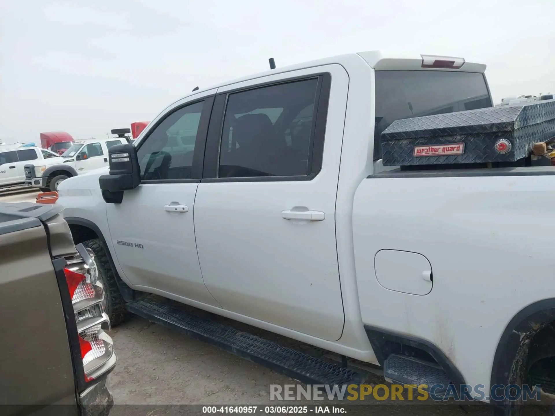 14 Фотография поврежденного автомобиля 1GC4YNE74NF179158 CHEVROLET SILVERADO 2500HD 2022