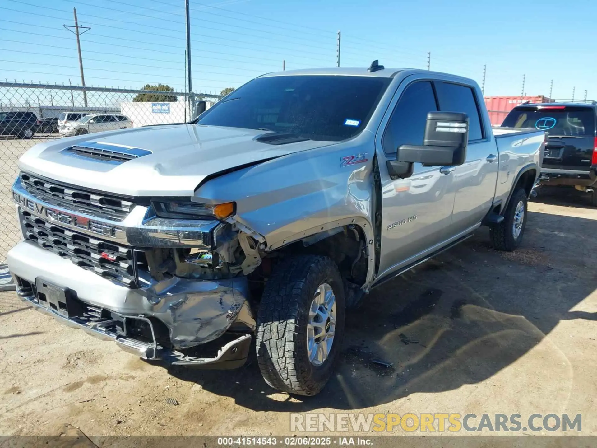 2 Фотография поврежденного автомобиля 1GC4YNE78NF177056 CHEVROLET SILVERADO 2500HD 2022