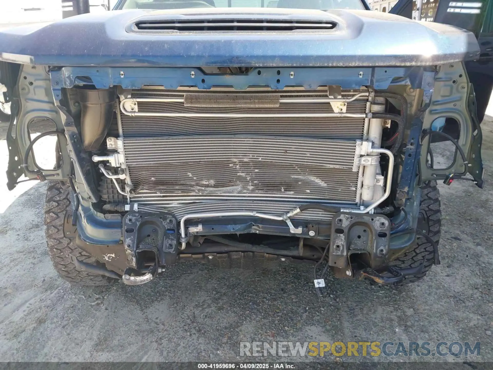 11 Photograph of a damaged car 1GC4YPEY9NF306586 CHEVROLET SILVERADO 2500HD 2022