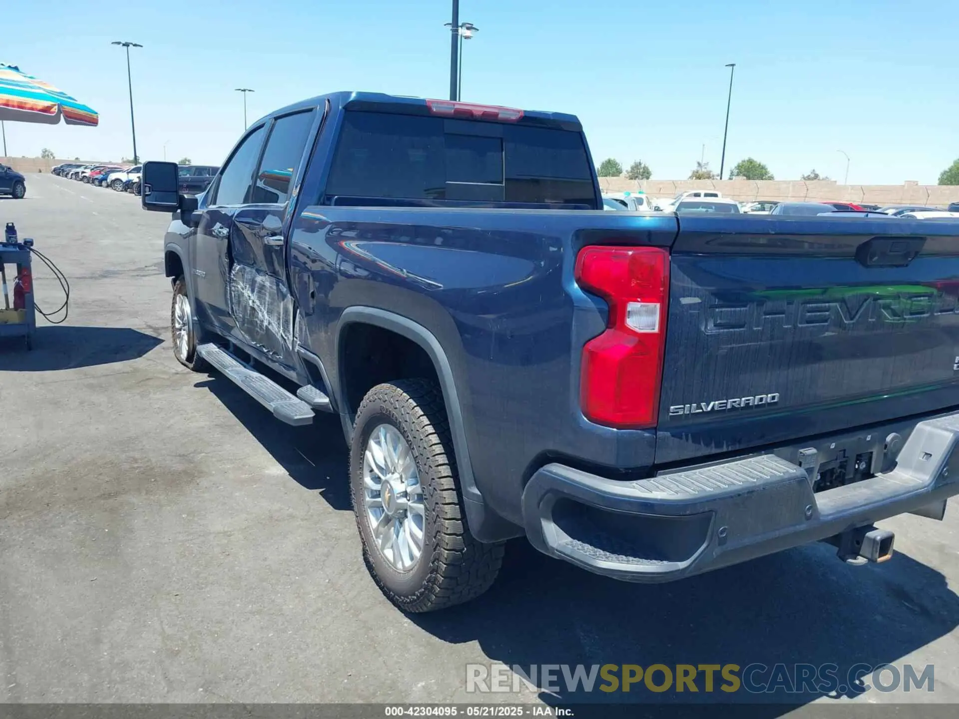 3 Фотография поврежденного автомобиля 1GC4YREY6NF109953 CHEVROLET SILVERADO 2500HD 2022
