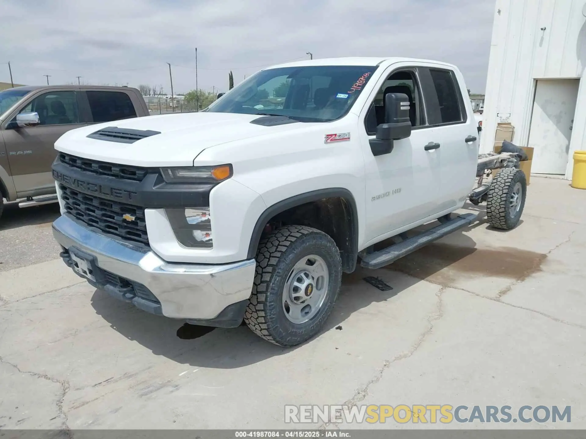 2 Фотография поврежденного автомобиля 1GC5YLE76NF200732 CHEVROLET SILVERADO 2500HD 2022