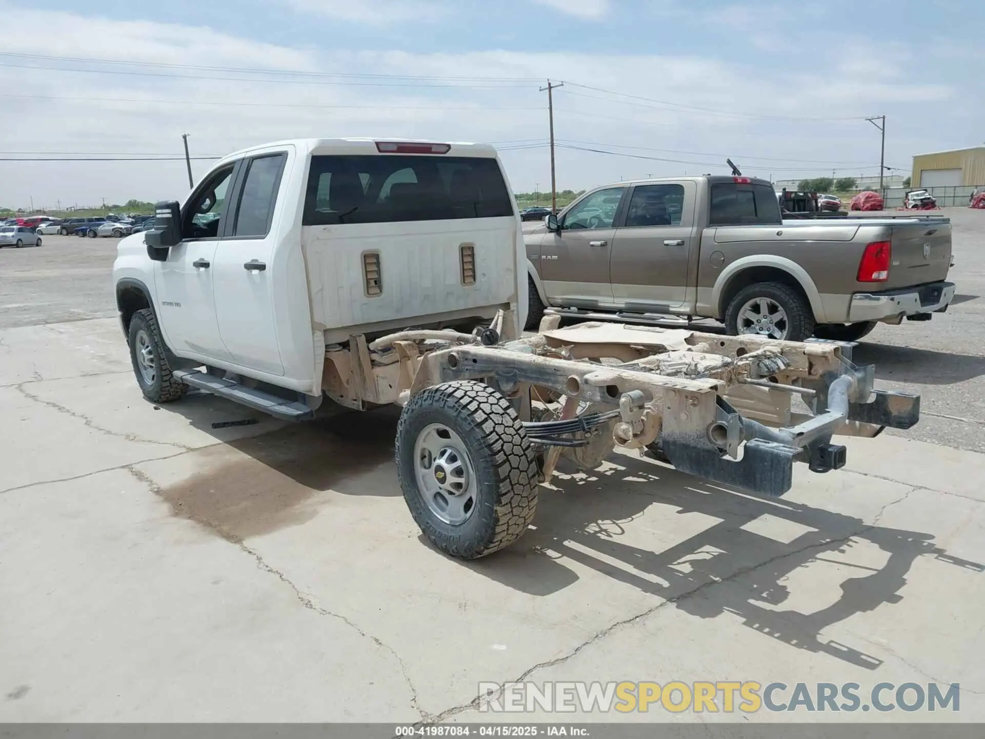 3 Фотография поврежденного автомобиля 1GC5YLE76NF200732 CHEVROLET SILVERADO 2500HD 2022