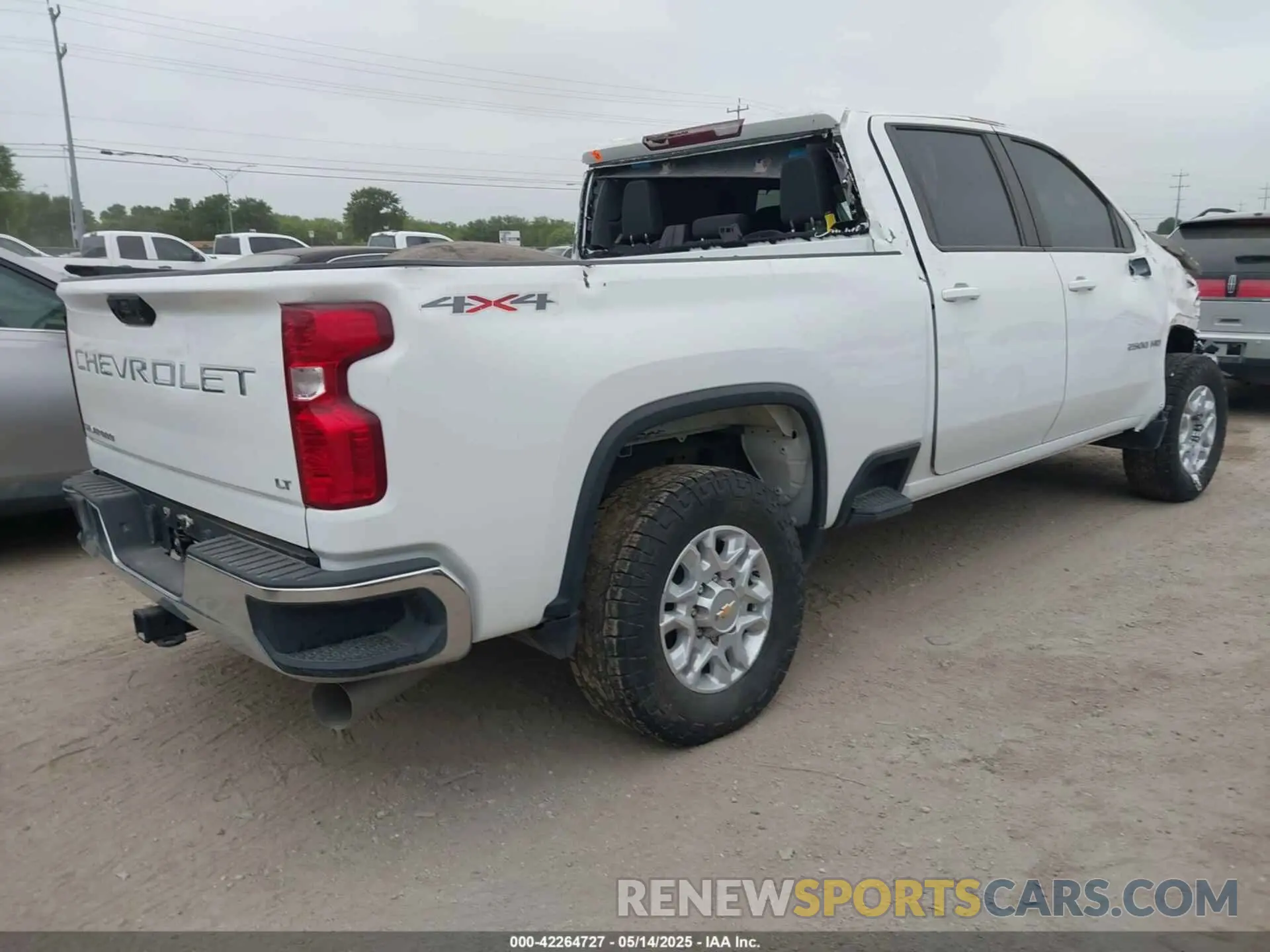 4 Фотография поврежденного автомобиля 2GC1YNEYXN1203403 CHEVROLET SILVERADO 2500HD 2022