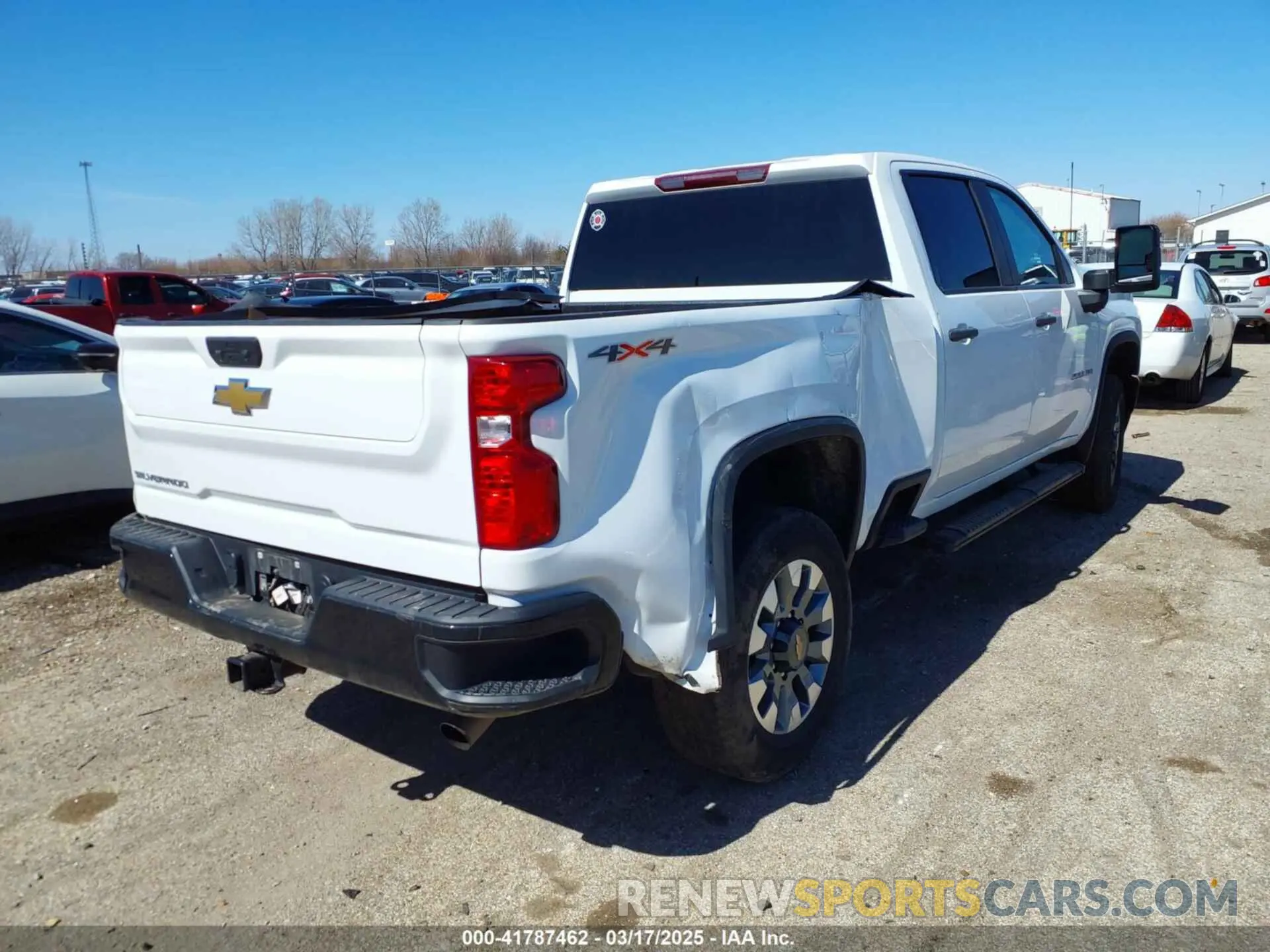 4 Photograph of a damaged car 2GC4YME71N1232223 CHEVROLET SILVERADO 2500HD 2022