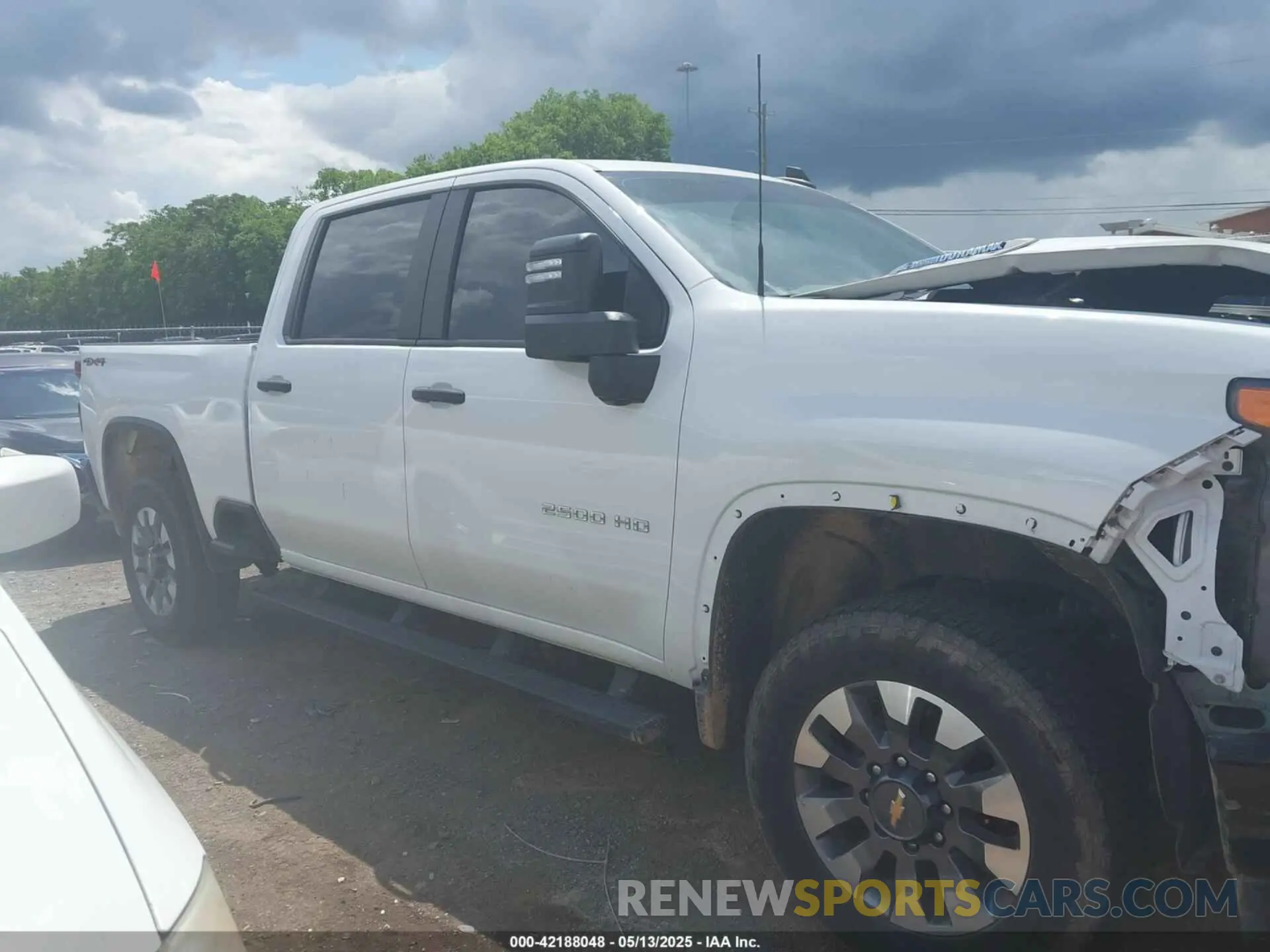 13 Фотография поврежденного автомобиля 2GC4YMEY1N1202132 CHEVROLET SILVERADO 2500HD 2022