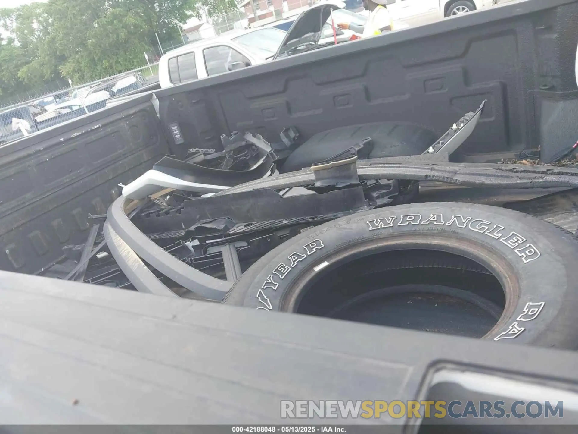 6 Фотография поврежденного автомобиля 2GC4YMEY1N1202132 CHEVROLET SILVERADO 2500HD 2022