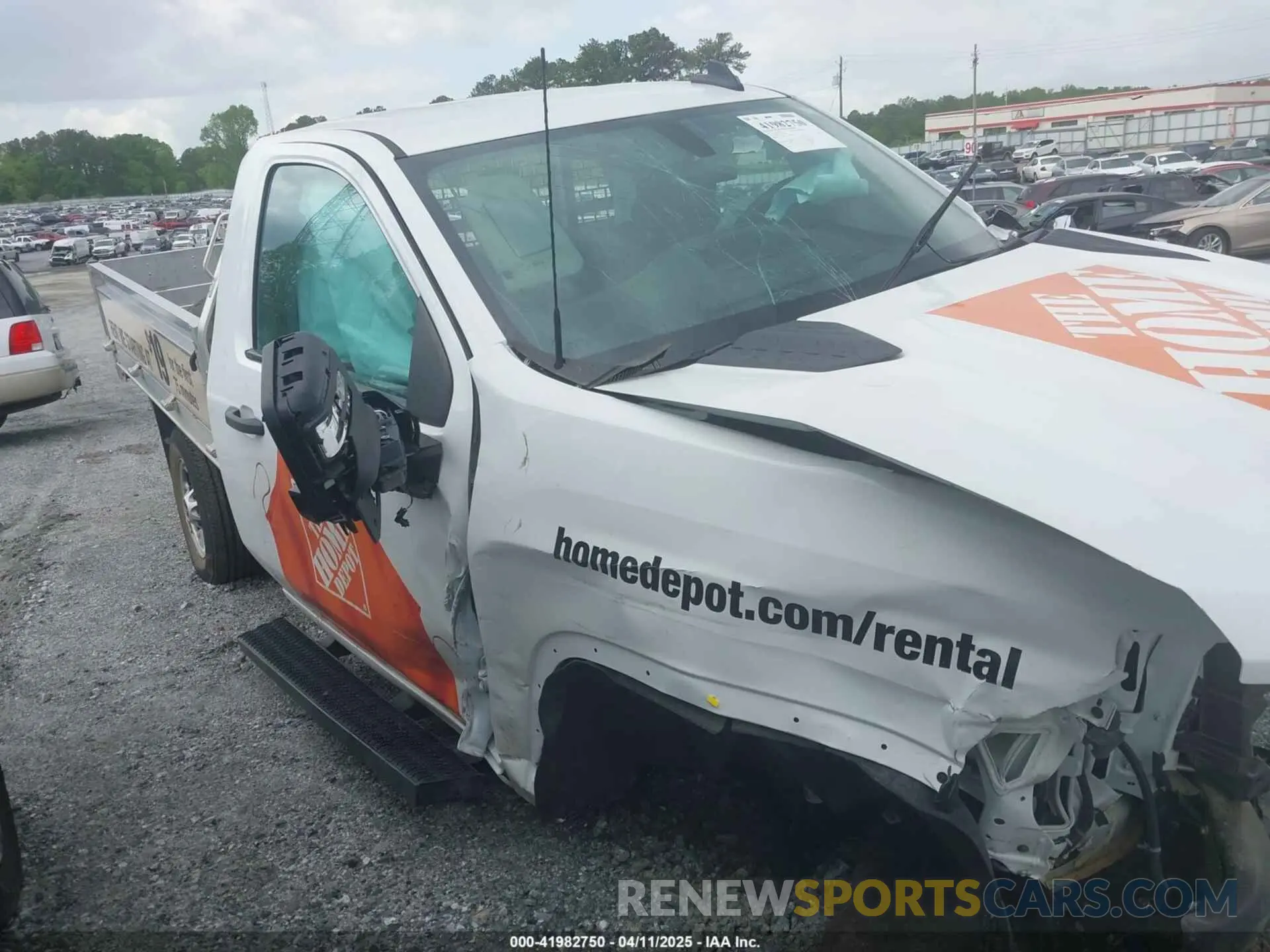 13 Photograph of a damaged car 1GB0WLE70PF233166 CHEVROLET SILVERADO 2500HD 2023