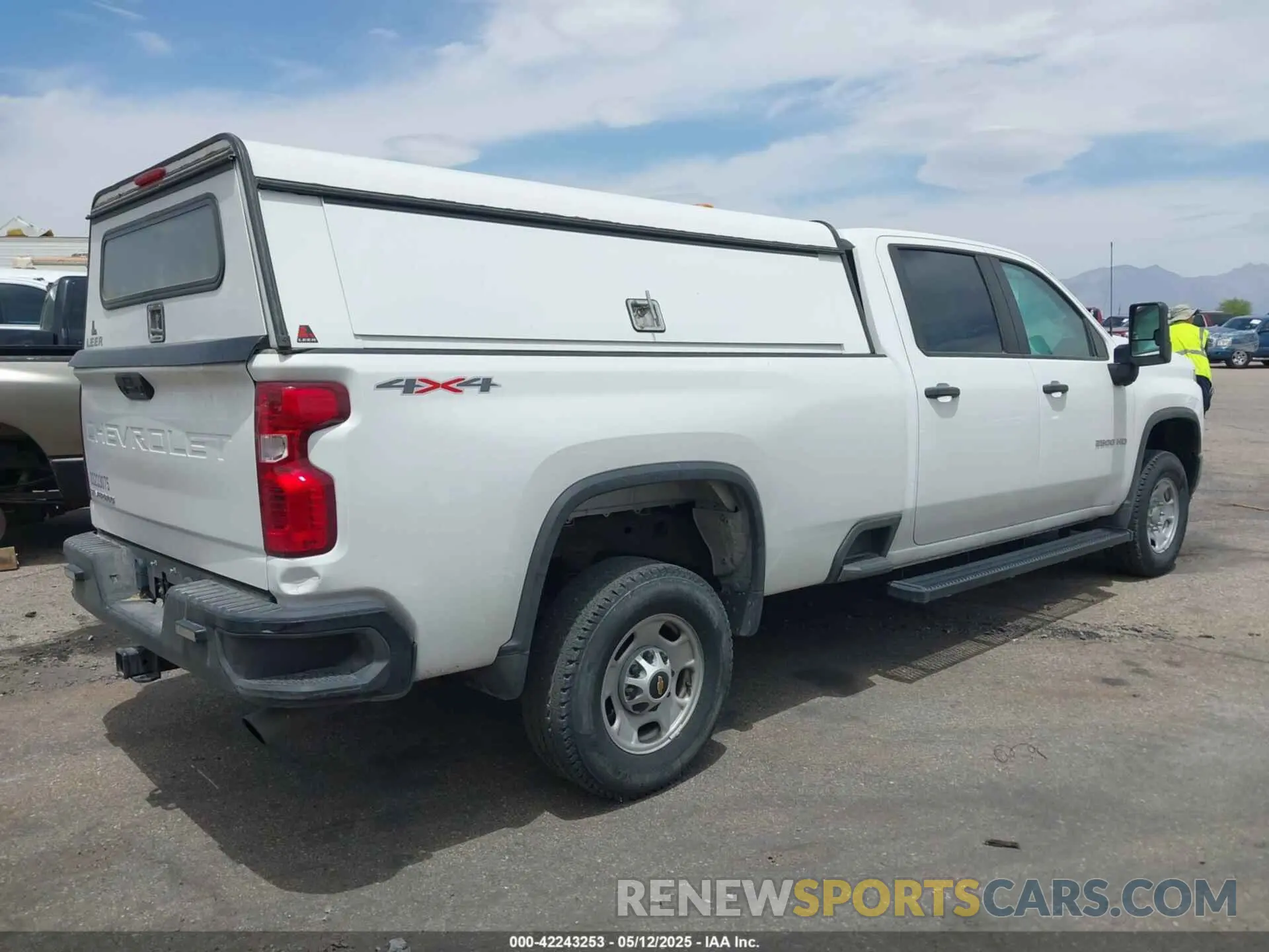 4 Фотография поврежденного автомобиля 1GC1YLE73PF116871 CHEVROLET SILVERADO 2500HD 2023
