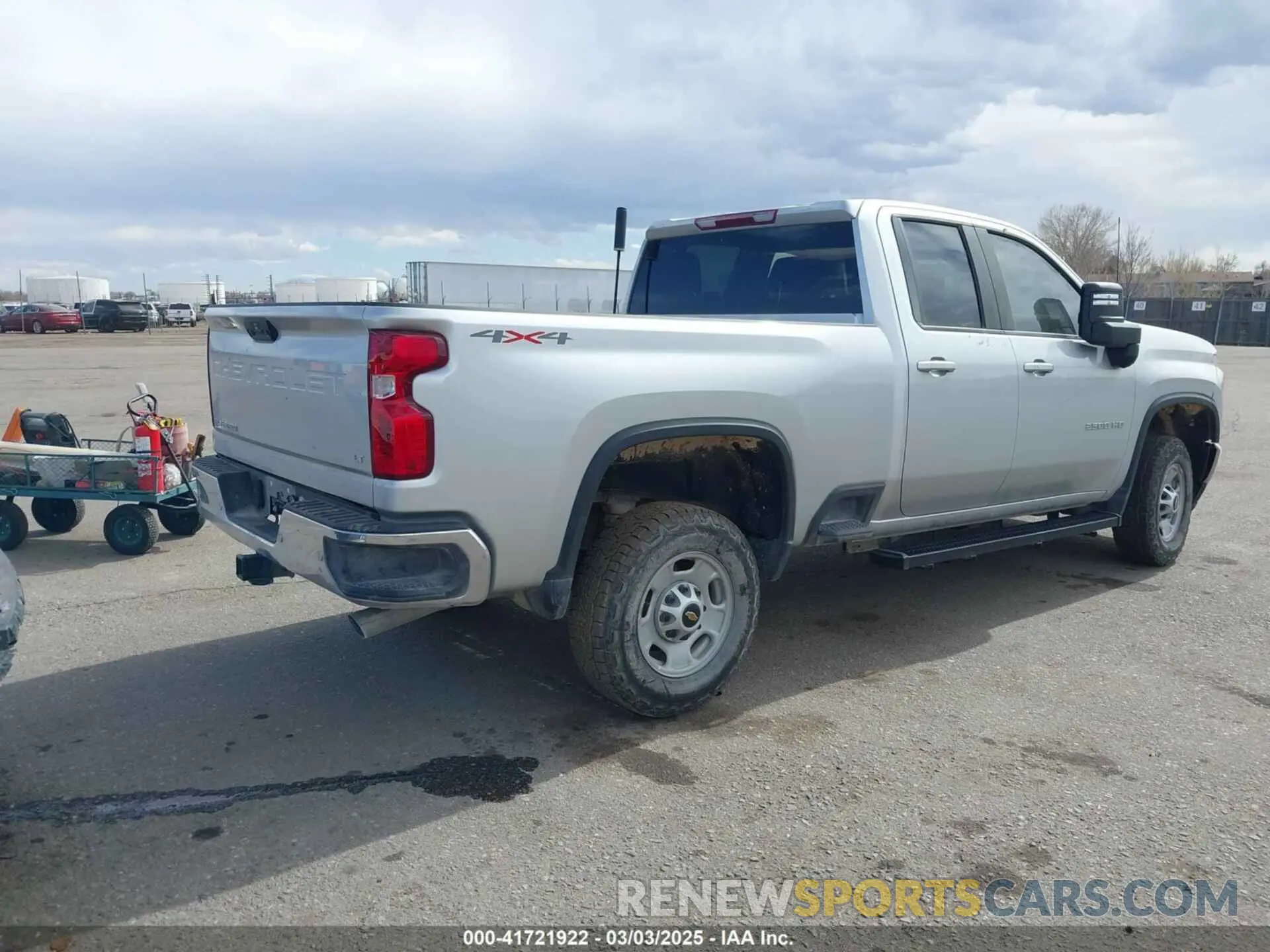4 Фотография поврежденного автомобиля 1GC2YNE71PF213521 CHEVROLET SILVERADO 2500HD 2023