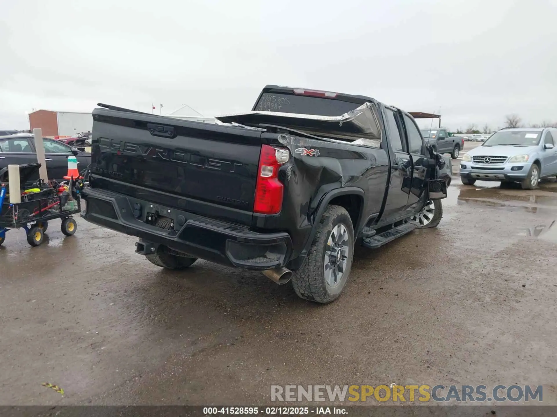 4 Photograph of a damaged car 1GC4YME77PF119887 CHEVROLET SILVERADO 2500HD 2023
