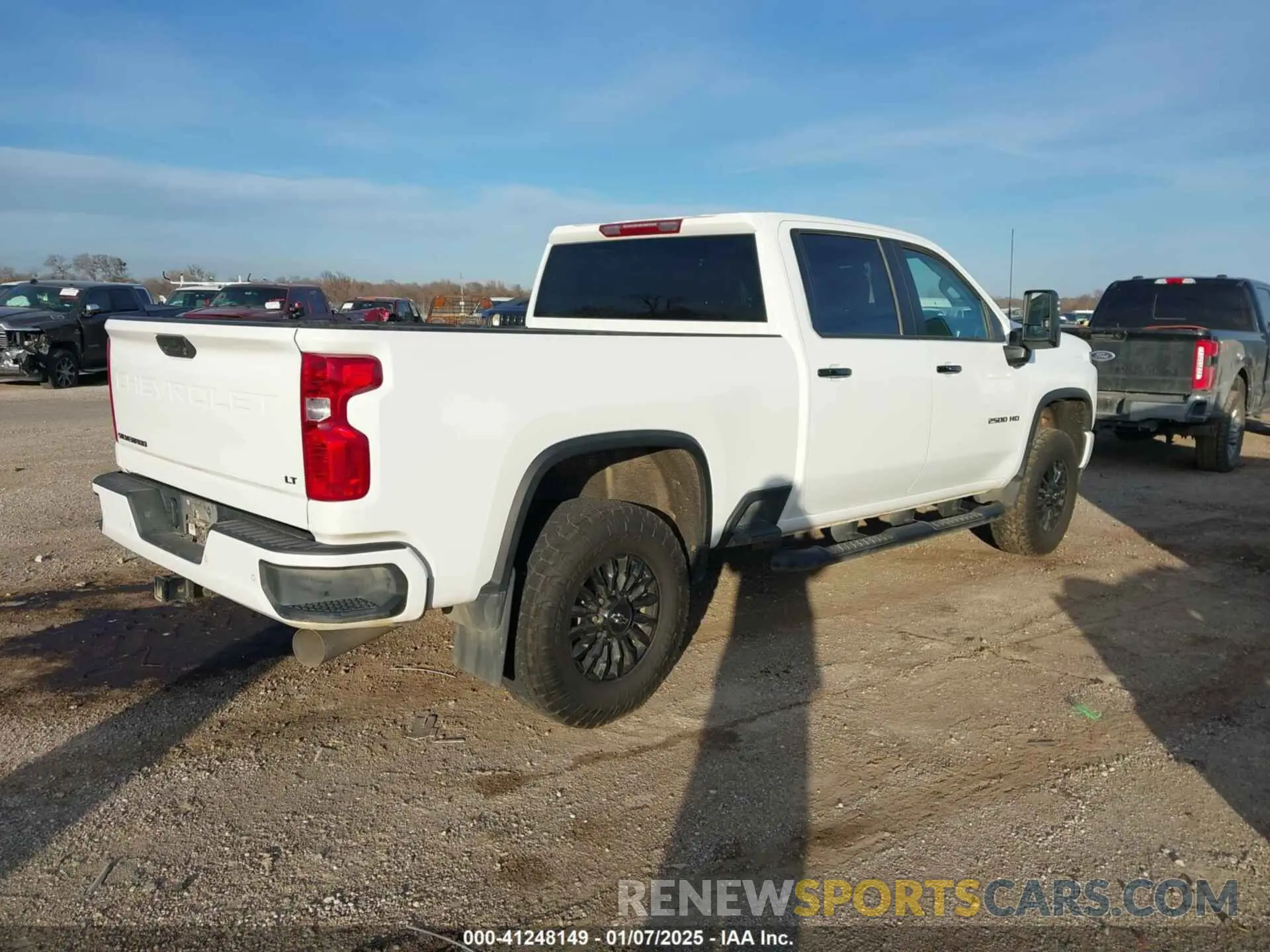 4 Фотография поврежденного автомобиля 1GC4YNEY4PF153297 CHEVROLET SILVERADO 2500HD 2023
