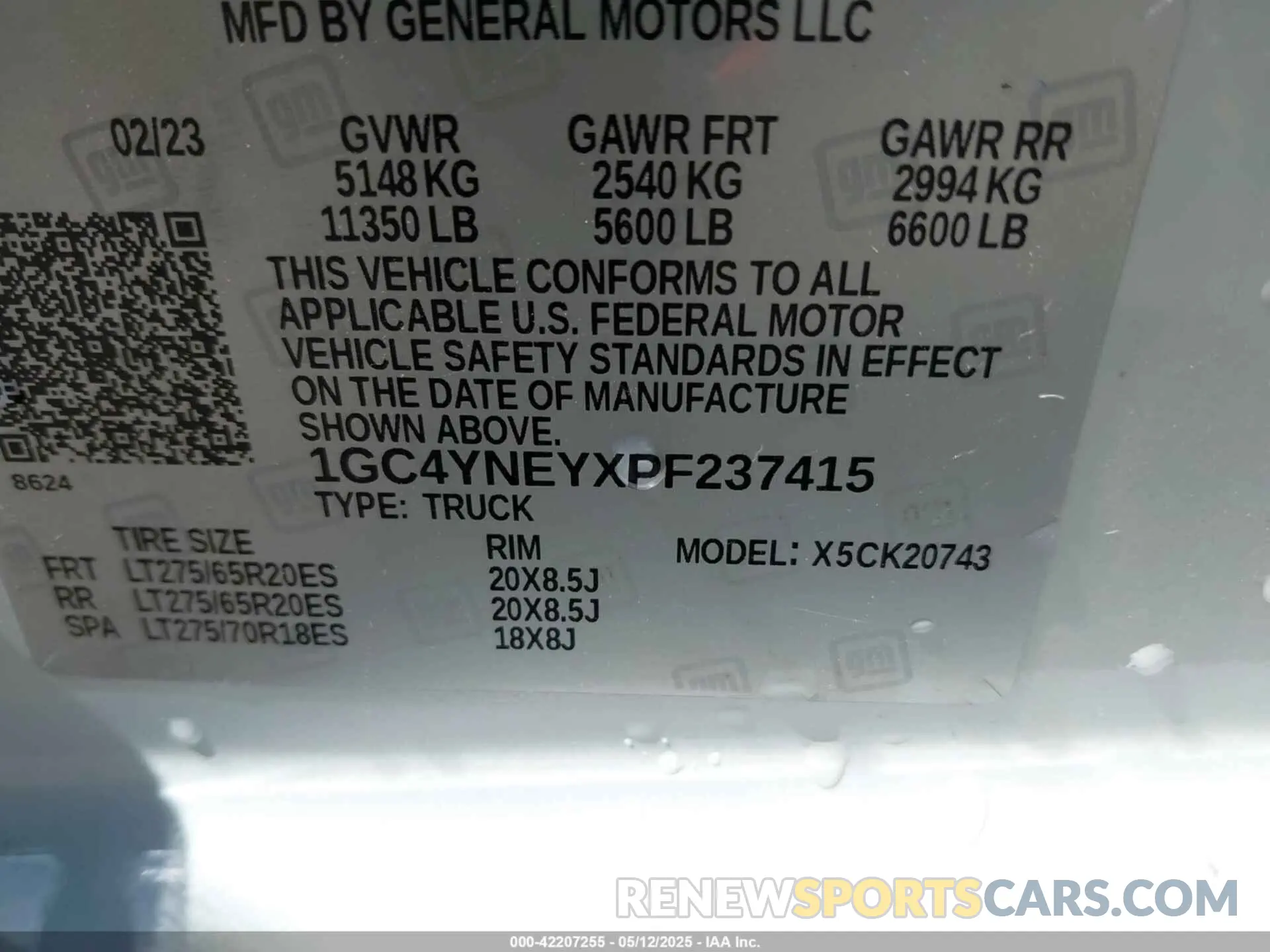 8 Photograph of a damaged car 1GC4YNEYXPF237415 CHEVROLET SILVERADO 2500HD 2023