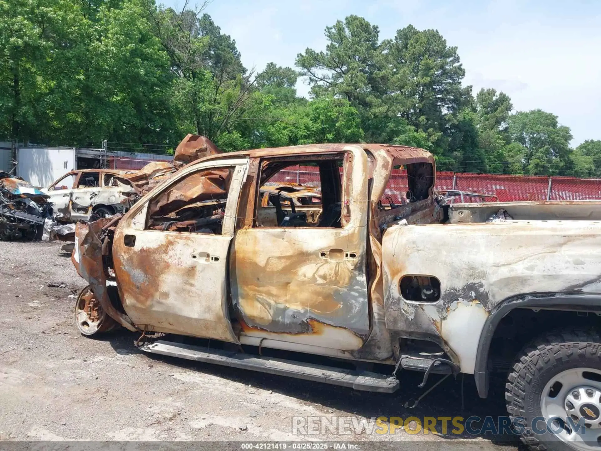 11 Photograph of a damaged car 2GC1YLE7XP1714625 CHEVROLET SILVERADO 2500HD 2023