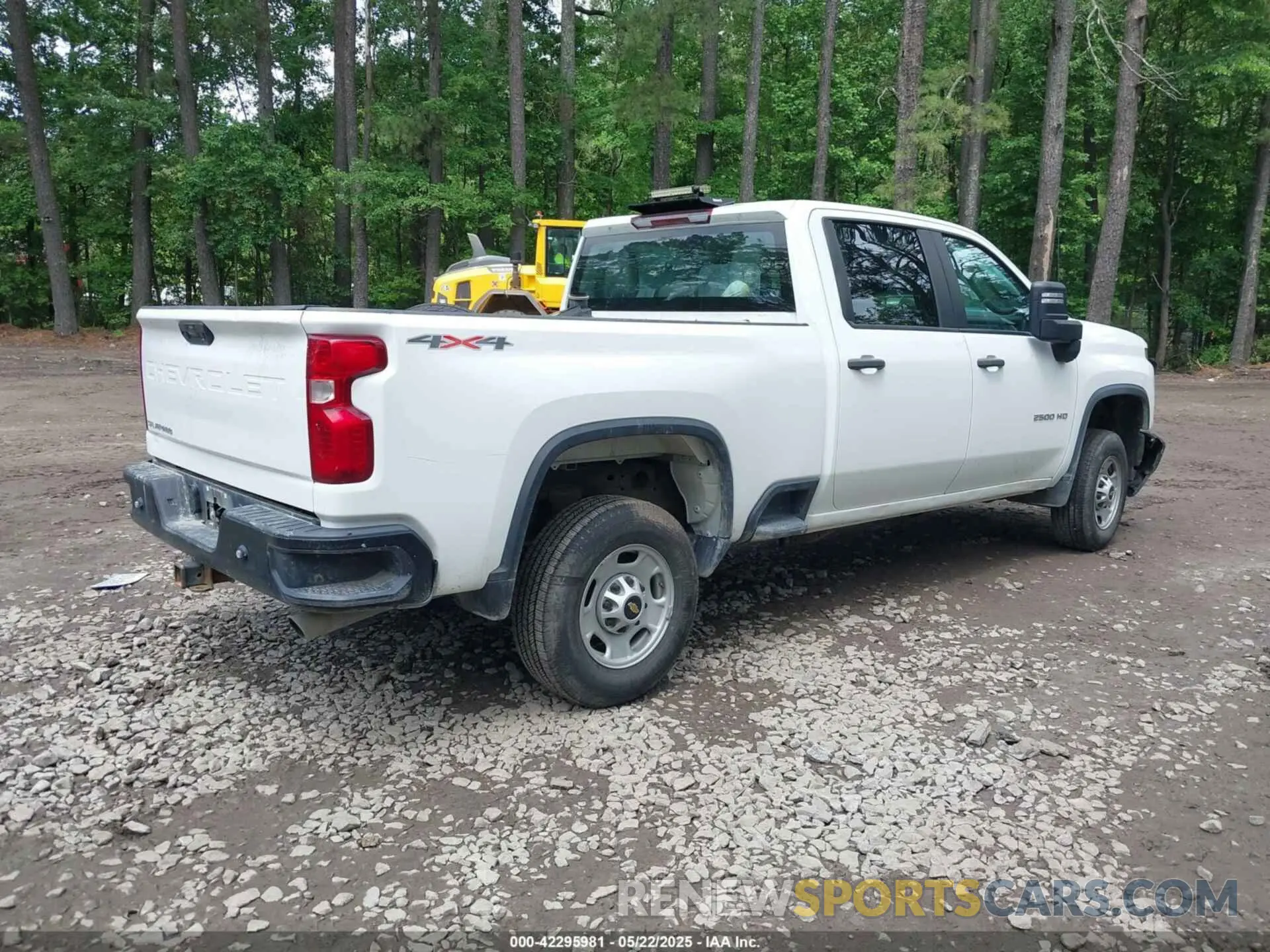 4 Photograph of a damaged car 2GC4YLE78P1714958 CHEVROLET SILVERADO 2500HD 2023