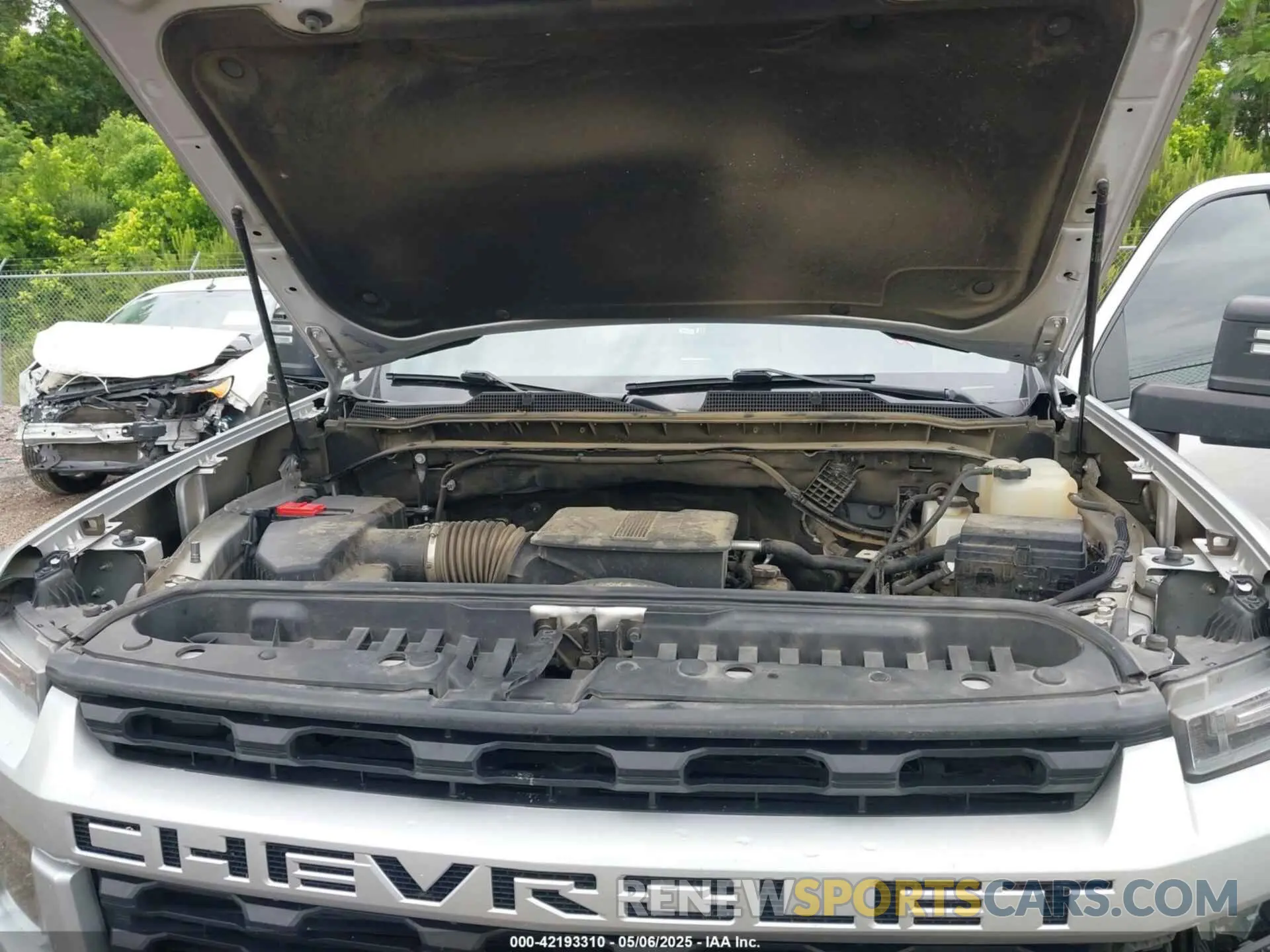 9 Photograph of a damaged car 2GC4YME72P1723547 CHEVROLET SILVERADO 2500HD 2023