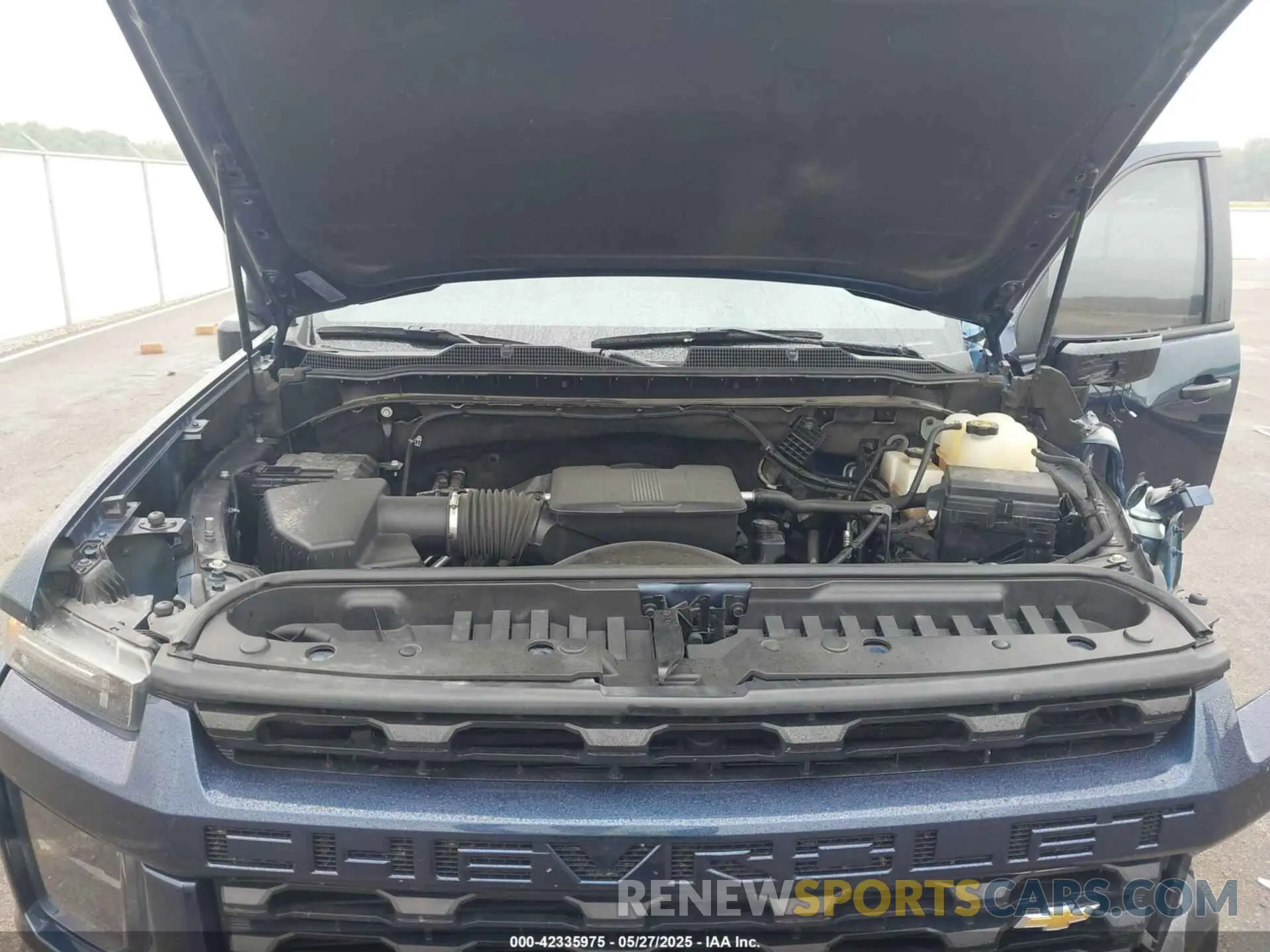 9 Photograph of a damaged car 2GC4YME76P1707335 CHEVROLET SILVERADO 2500HD 2023