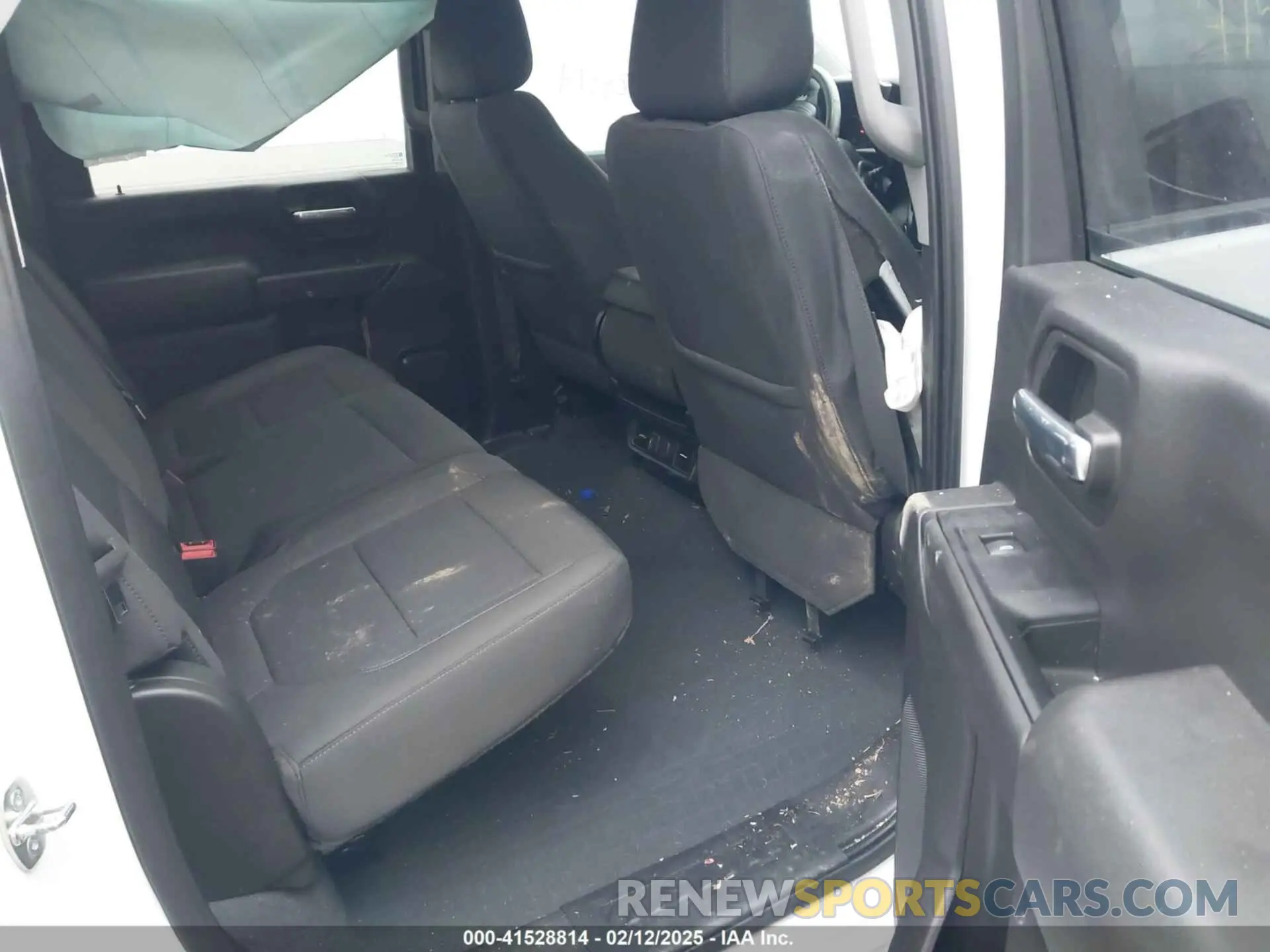 8 Photograph of a damaged car 2GC4YNEY3P1703385 CHEVROLET SILVERADO 2500HD 2023