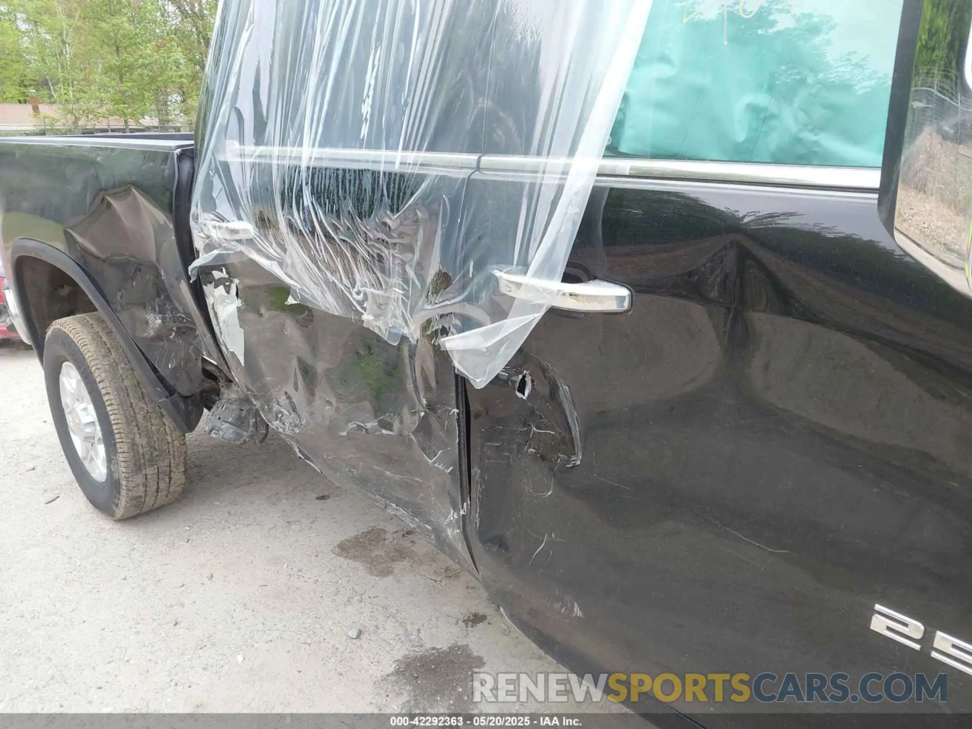 20 Photograph of a damaged car 2GC4YPE78P1728155 CHEVROLET SILVERADO 2500HD 2023