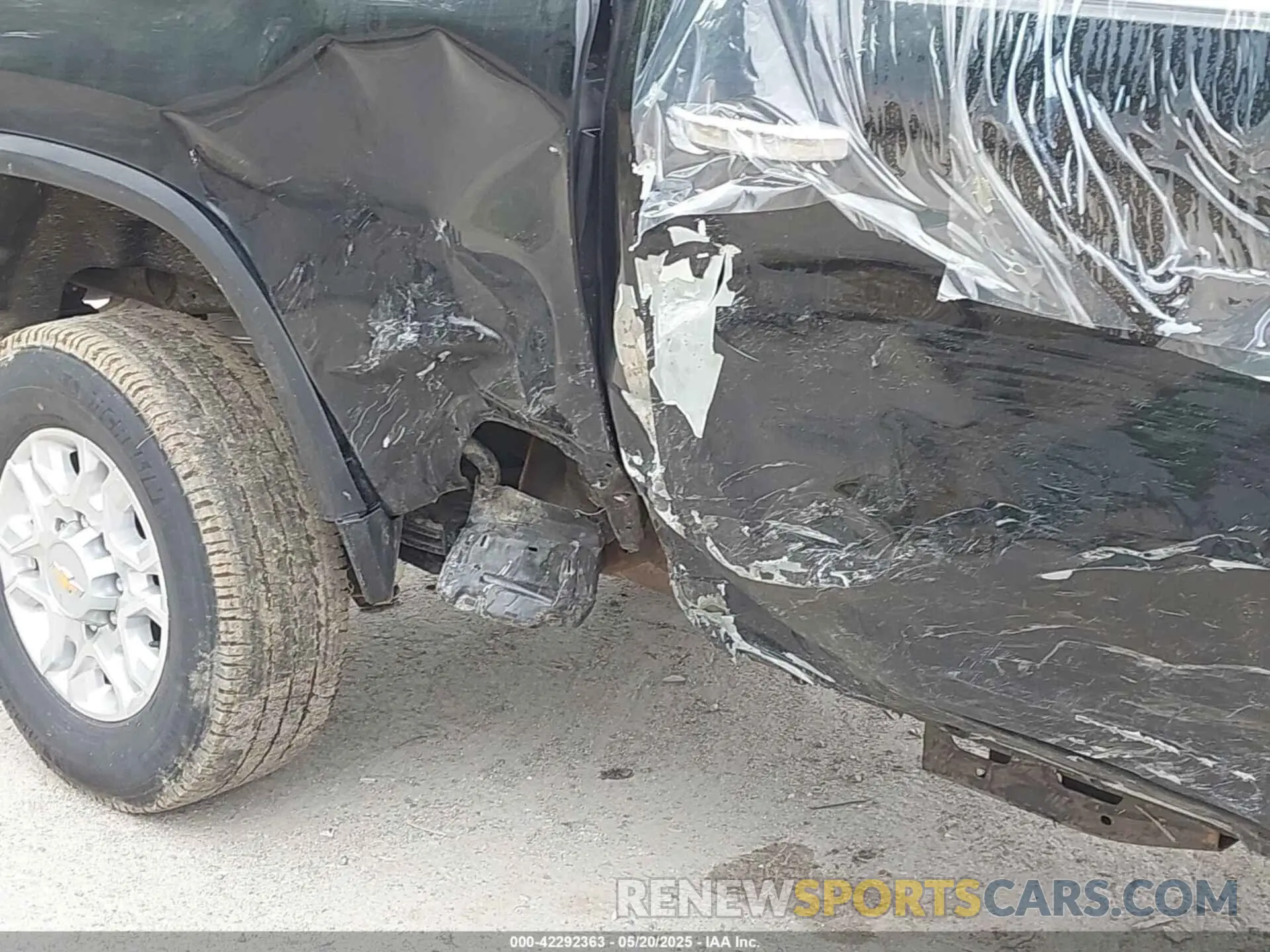 22 Photograph of a damaged car 2GC4YPE78P1728155 CHEVROLET SILVERADO 2500HD 2023