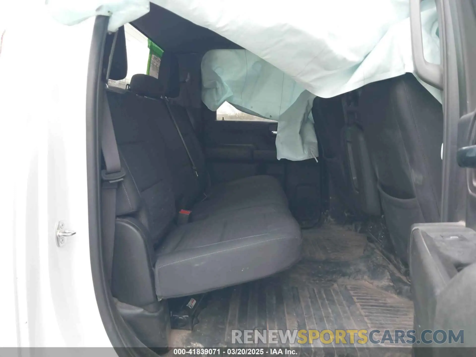 3 Photograph of a damaged car 1GC1YLE71RF232380 CHEVROLET SILVERADO 2500HD 2024
