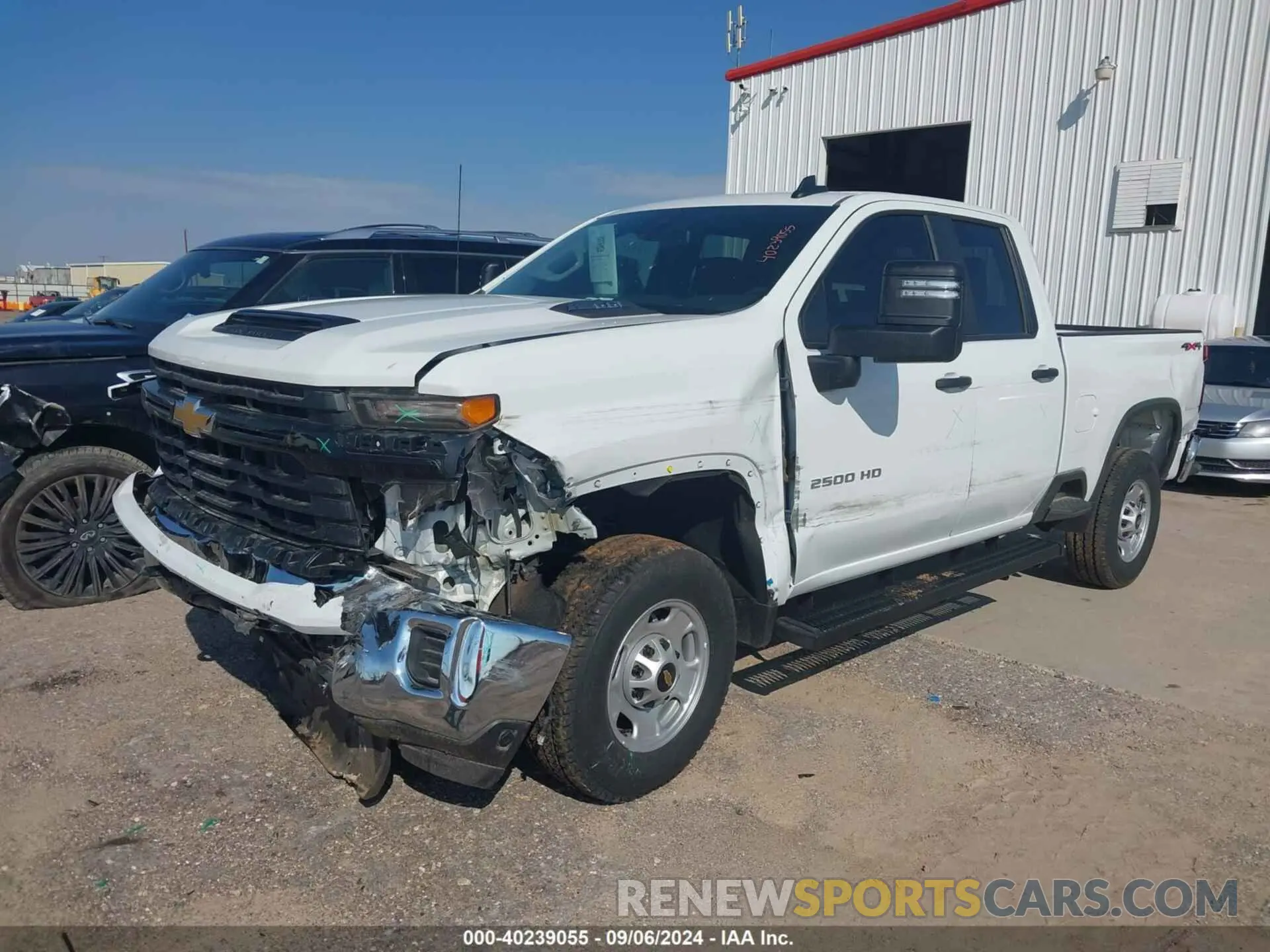 2 Фотография поврежденного автомобиля 1GC2YLE73RF403781 CHEVROLET SILVERADO 2500HD 2024