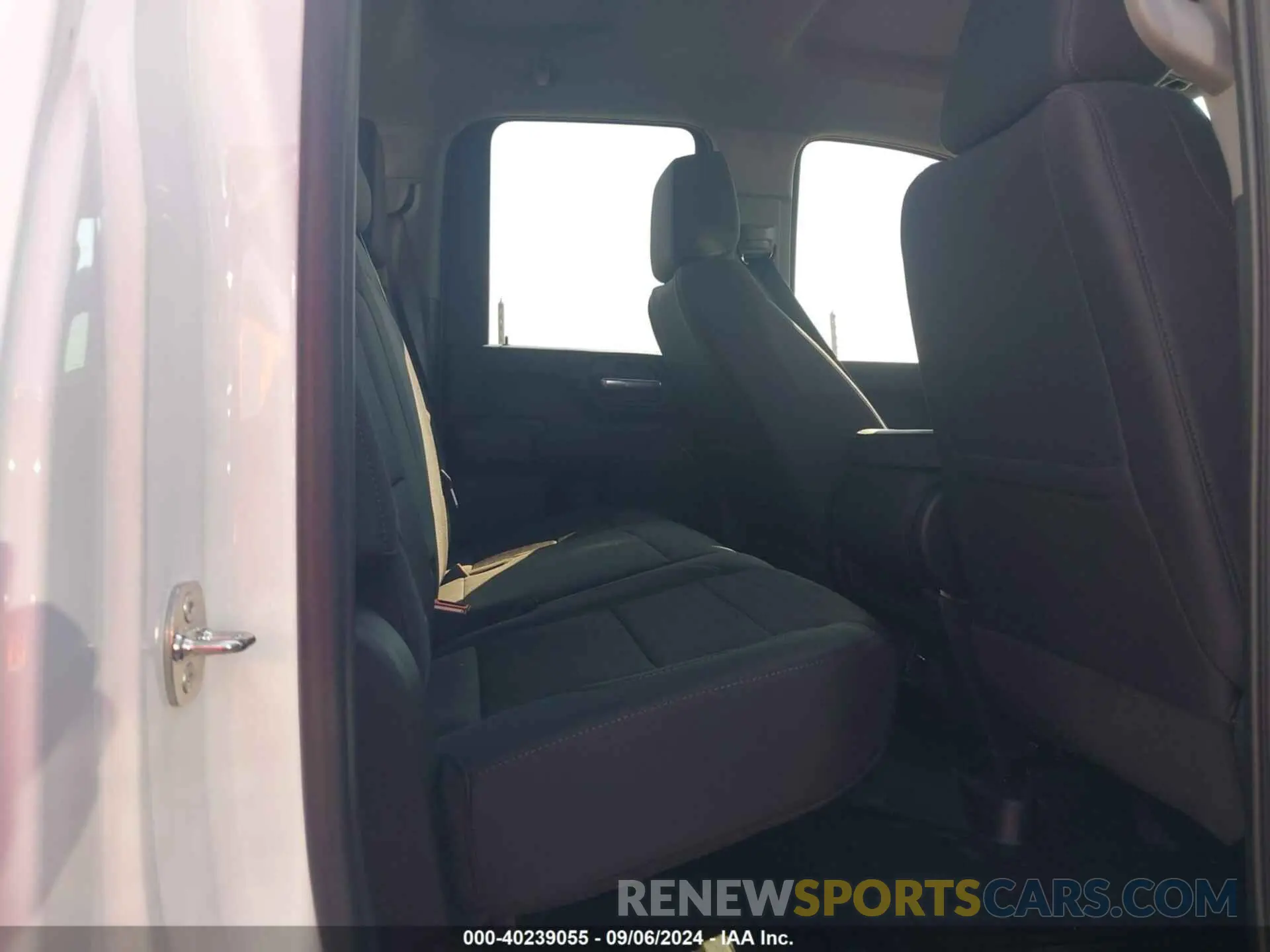 8 Фотография поврежденного автомобиля 1GC2YLE73RF403781 CHEVROLET SILVERADO 2500HD 2024