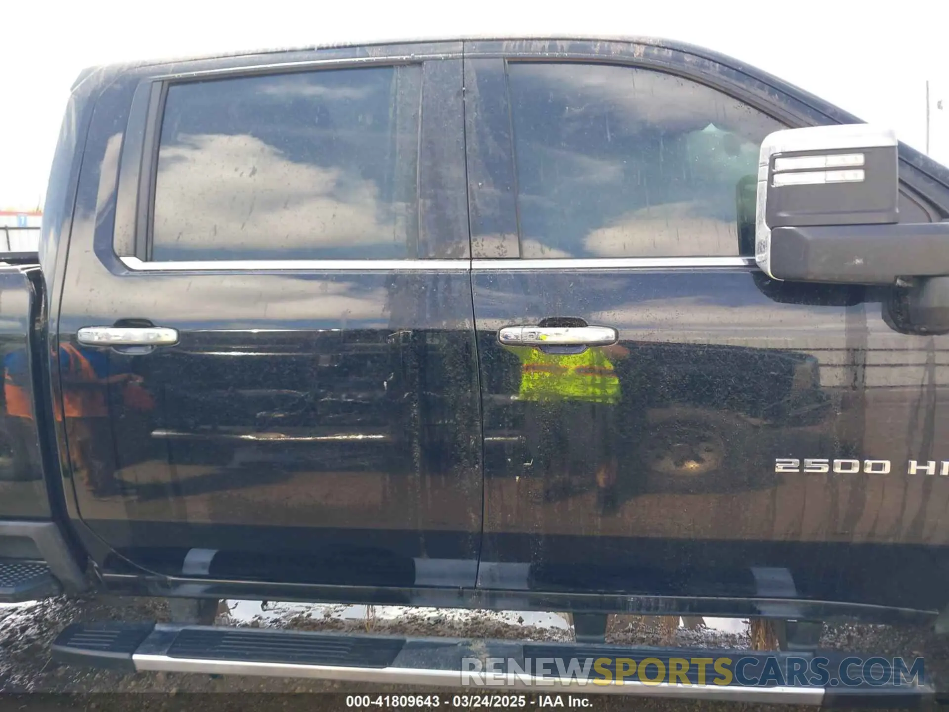 14 Photograph of a damaged car 1GC4YPEY6RF191094 CHEVROLET SILVERADO 2500HD 2024