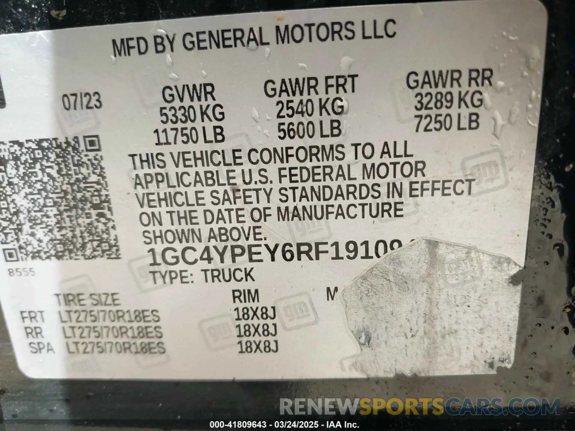 8 Photograph of a damaged car 1GC4YPEY6RF191094 CHEVROLET SILVERADO 2500HD 2024