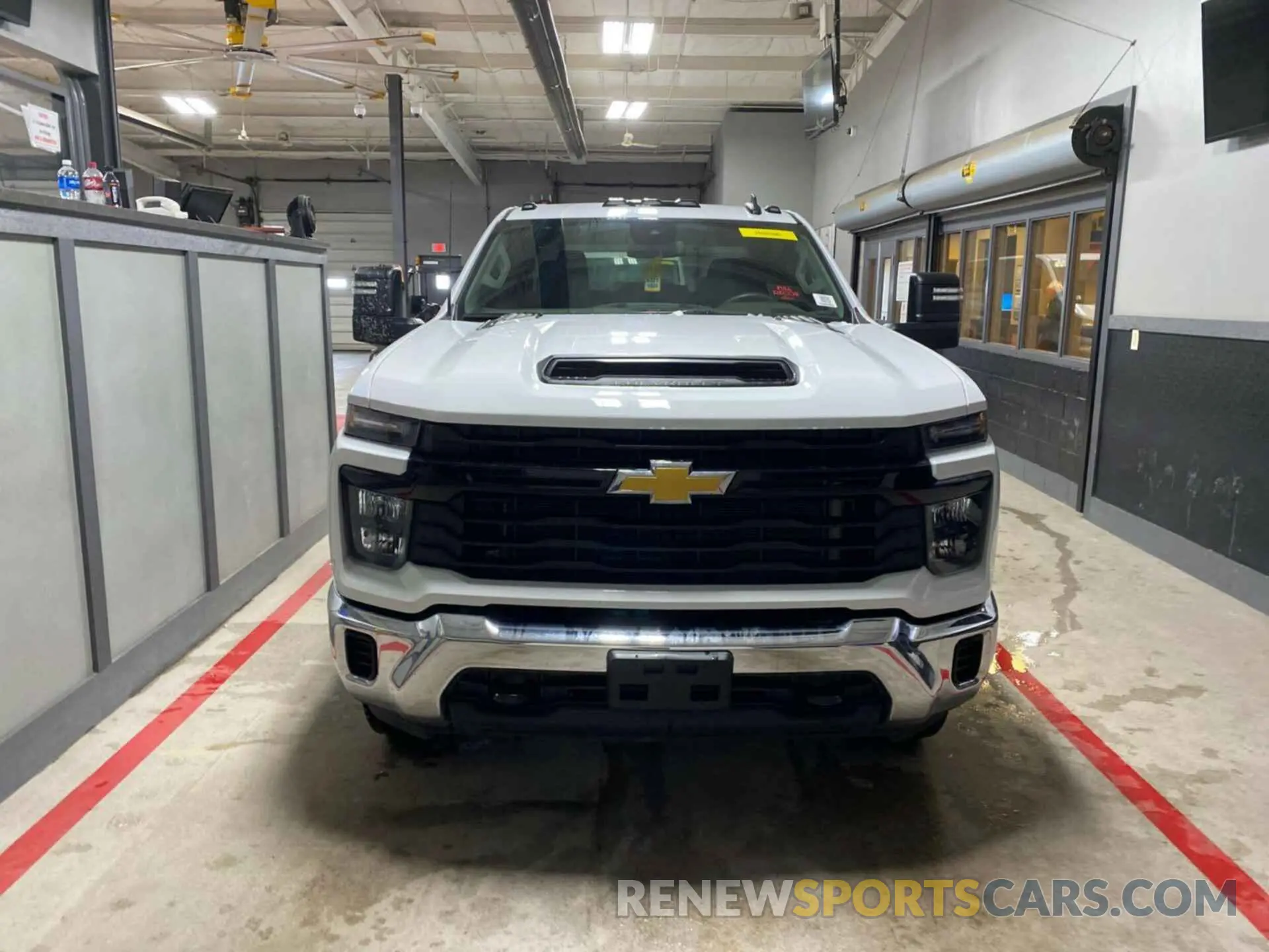 19 Photograph of a damaged car 2GC1YLE7XR1156729 CHEVROLET SILVERADO 2500HD 2024