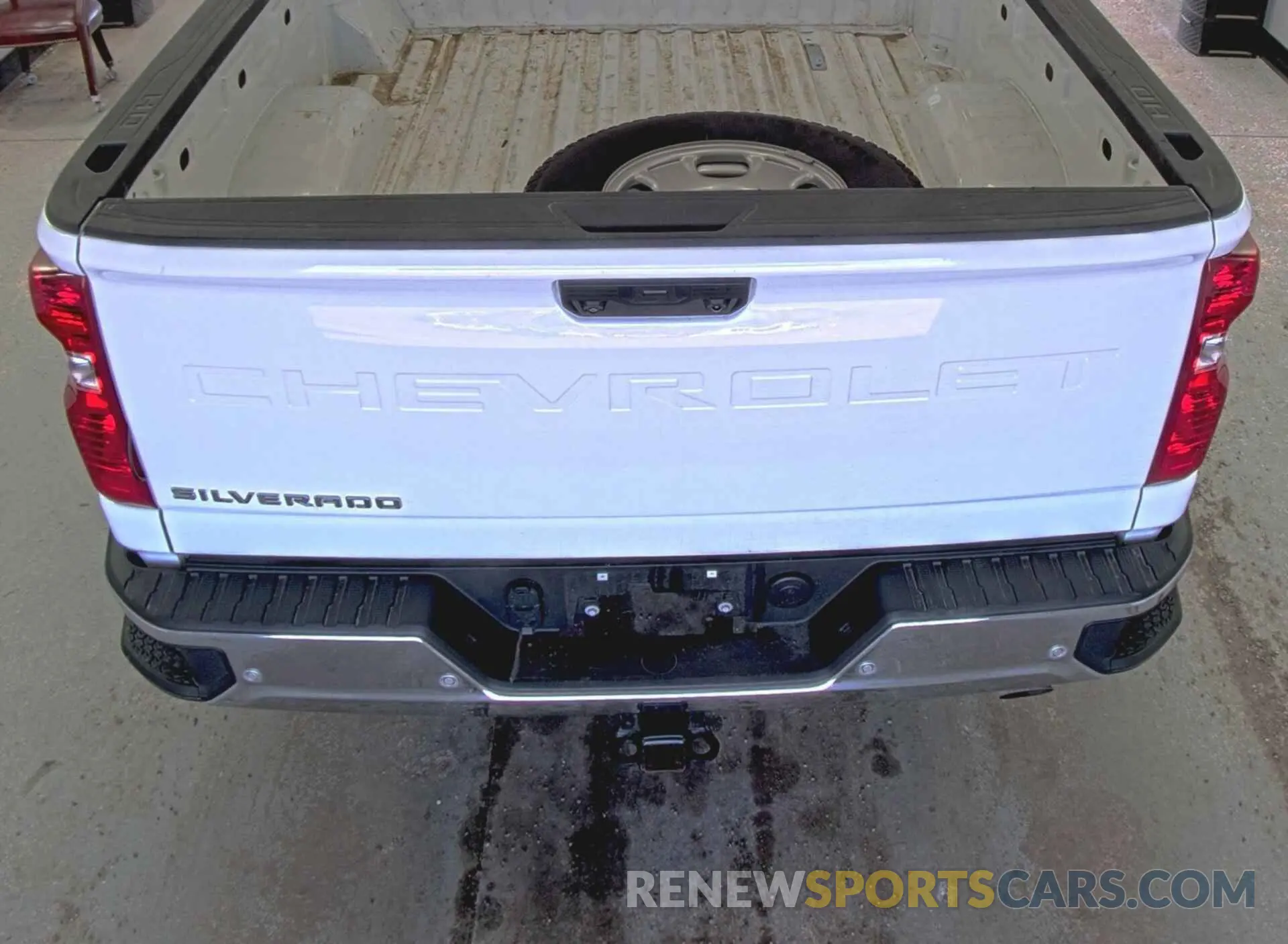 2 Photograph of a damaged car 2GC1YLE7XR1156729 CHEVROLET SILVERADO 2500HD 2024