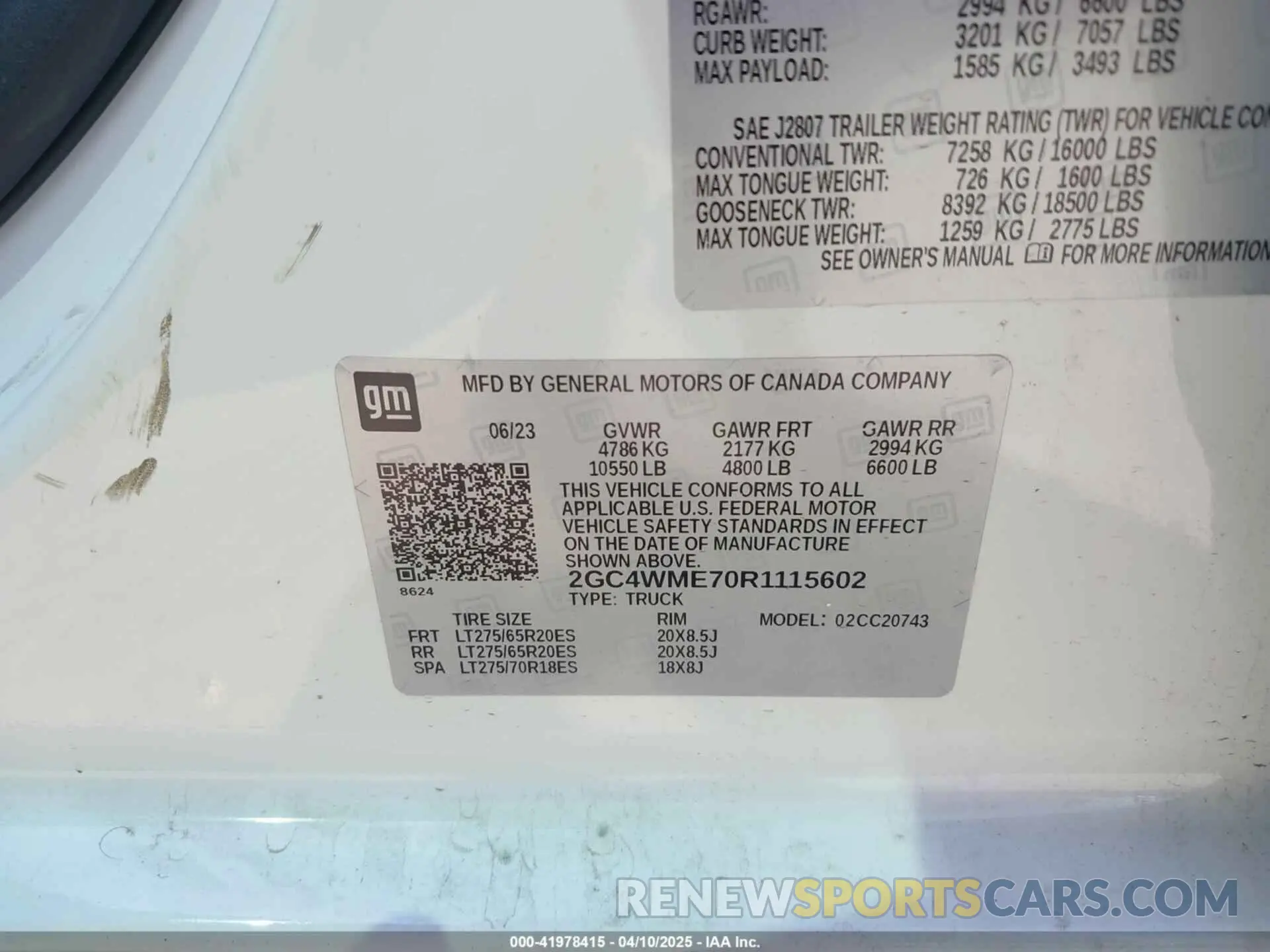 8 Фотография поврежденного автомобиля 2GC4WME70R1115602 CHEVROLET SILVERADO 2500HD 2024